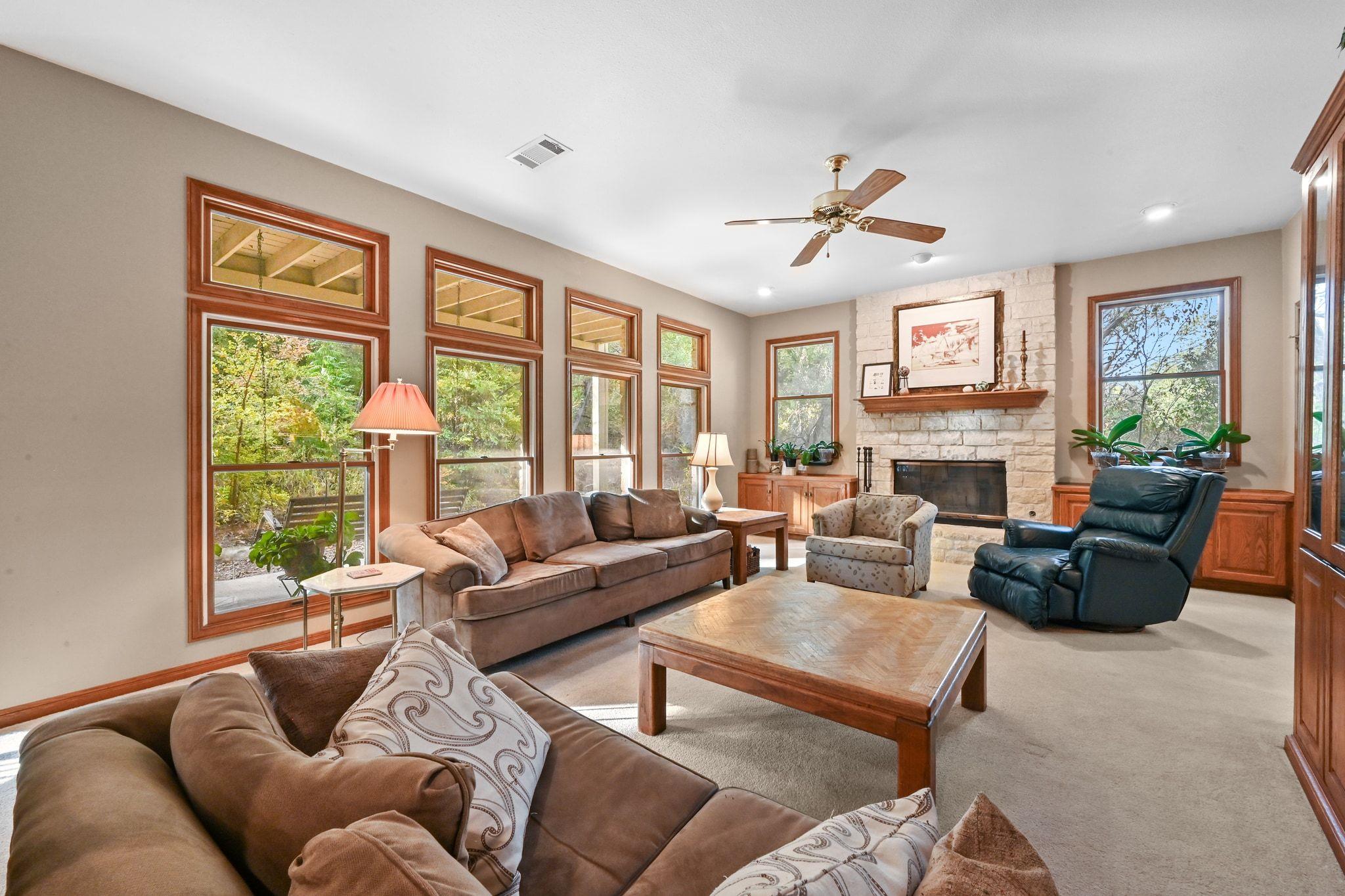 2 Rock Way Cv, Austin, TX 78746