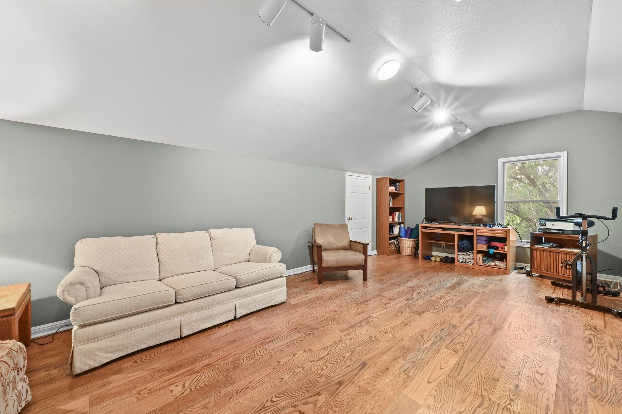 2 Rock Way Cv, Austin, TX 78746