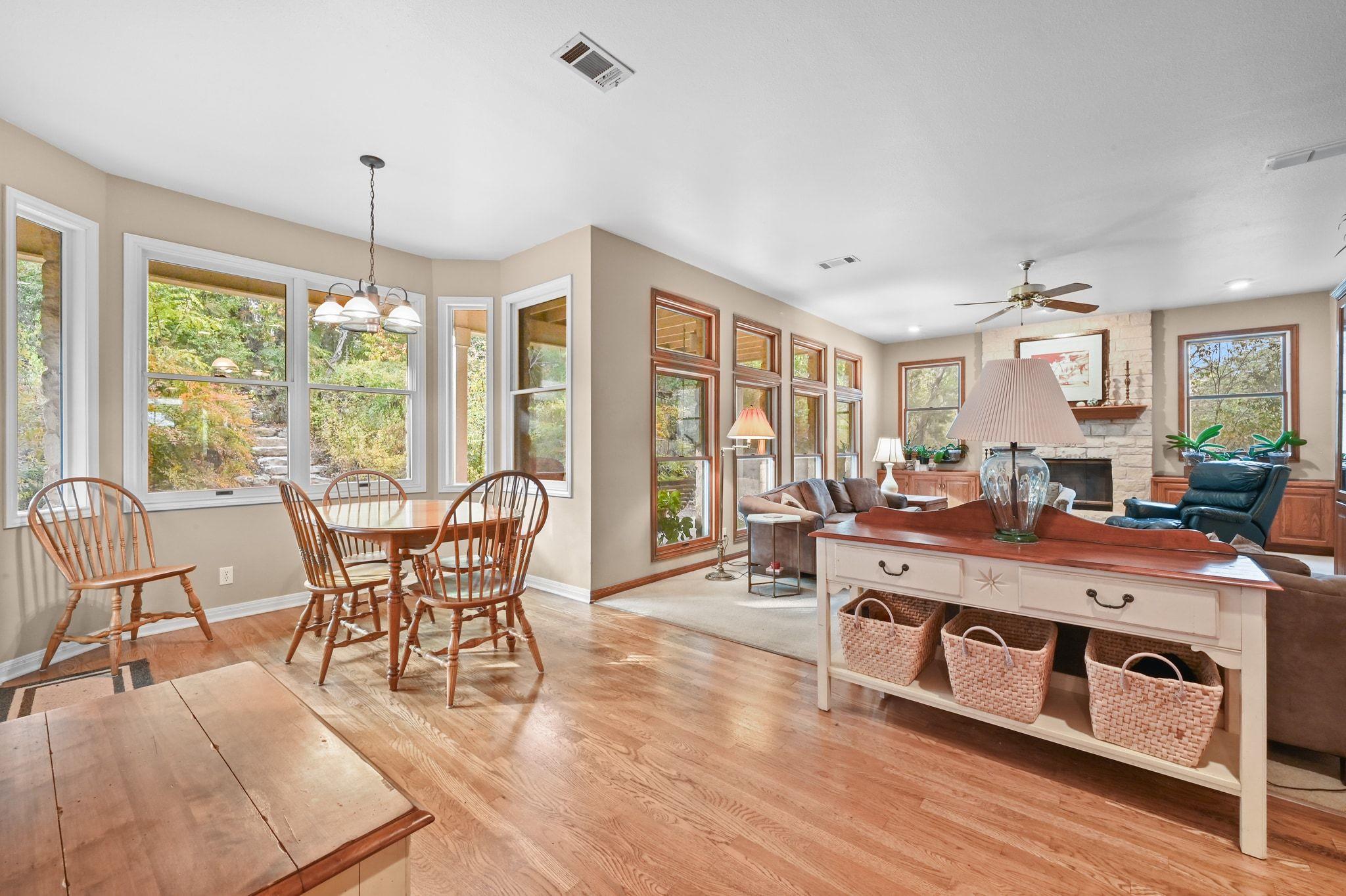 2 Rock Way Cv, Austin, TX 78746