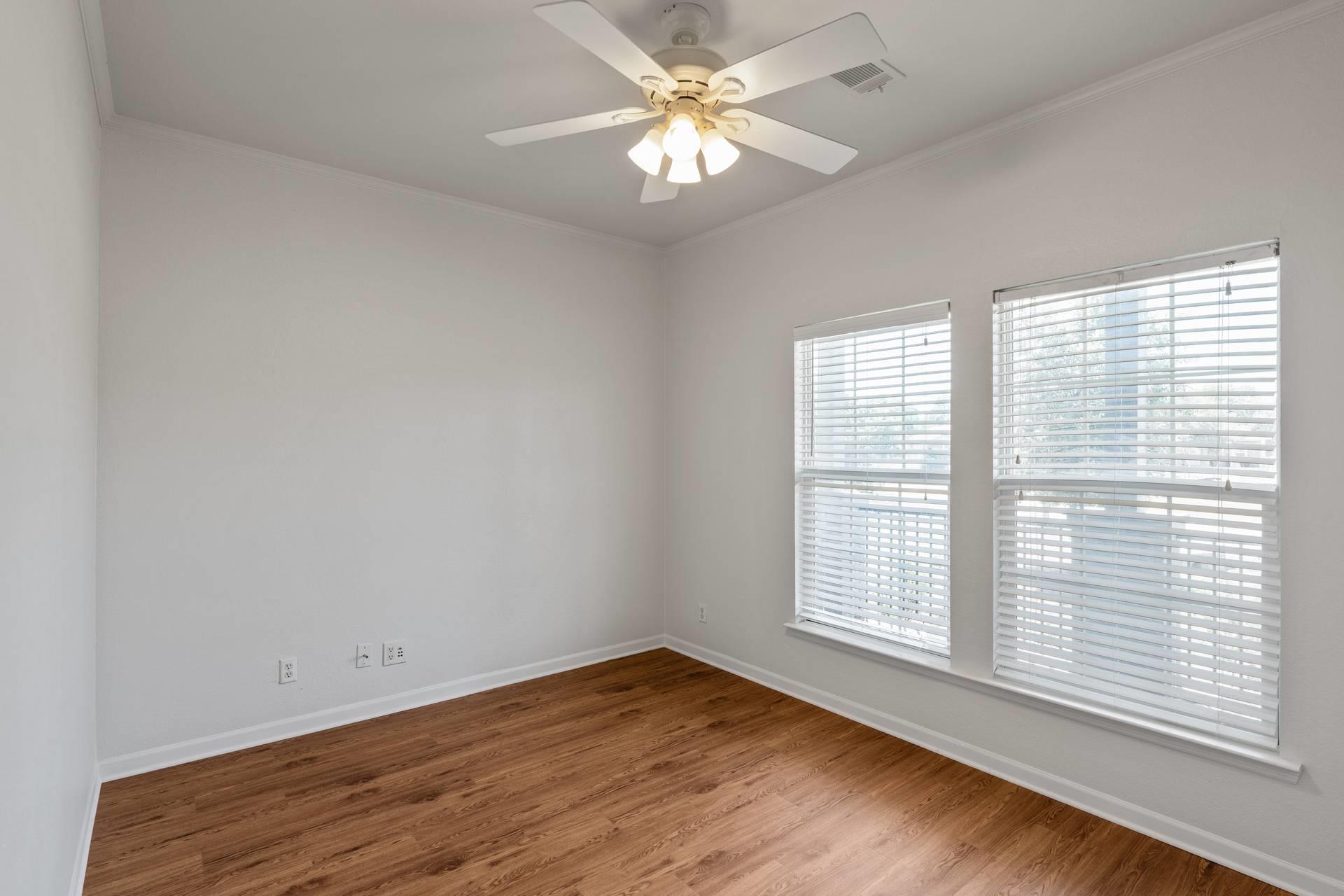 289 Heatherwood Dr, Driftwood, TX 78619