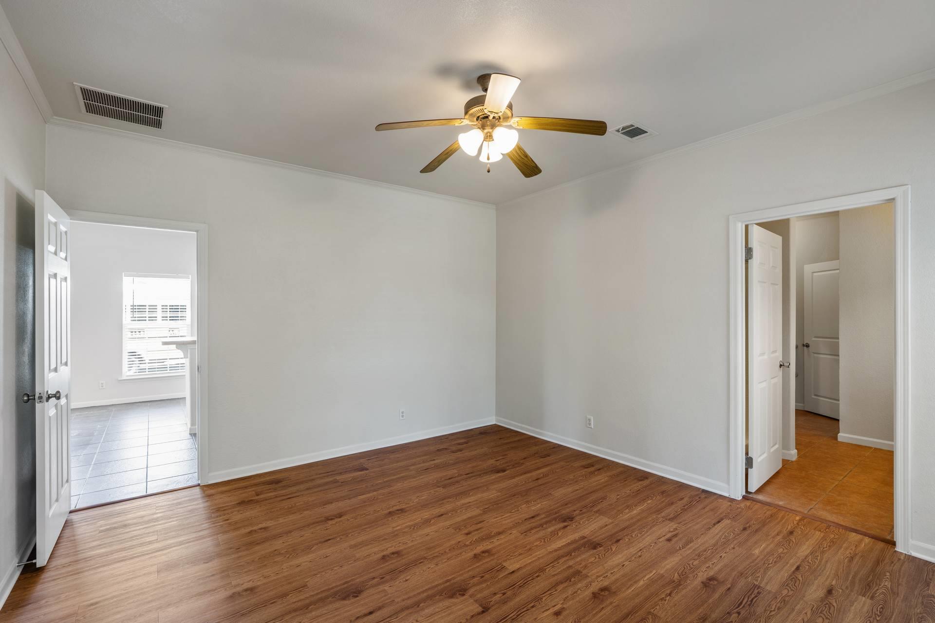 289 Heatherwood Dr, Driftwood, TX 78619