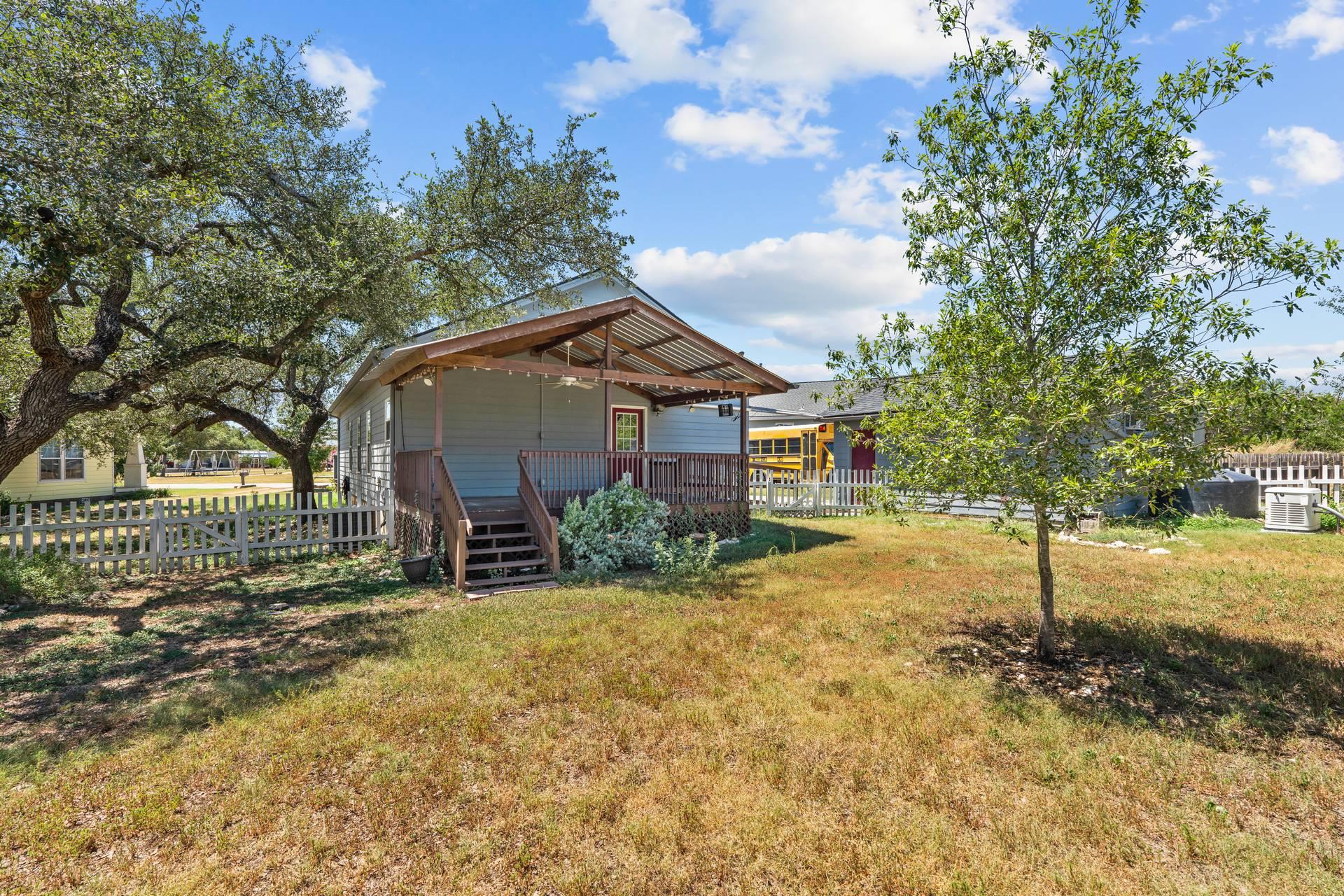 289 Heatherwood Dr, Driftwood, TX 78619