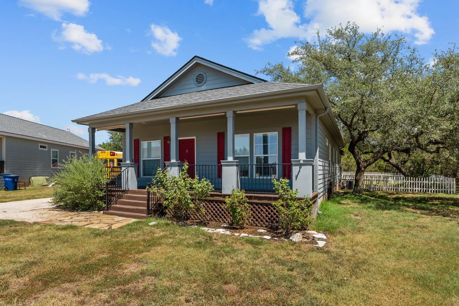 289 Heatherwood Dr, Driftwood, TX 78619