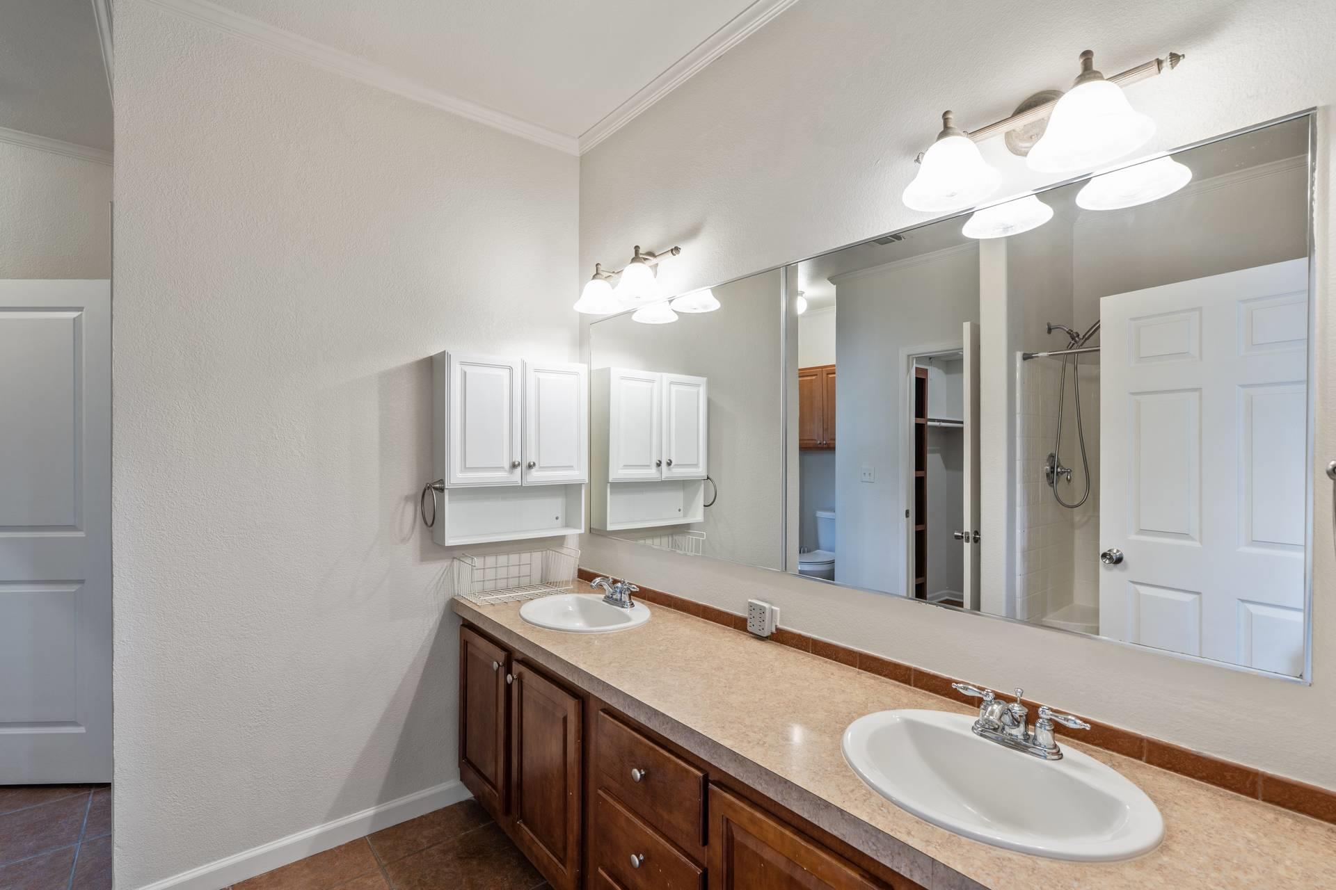 289 Heatherwood Dr, Driftwood, TX 78619