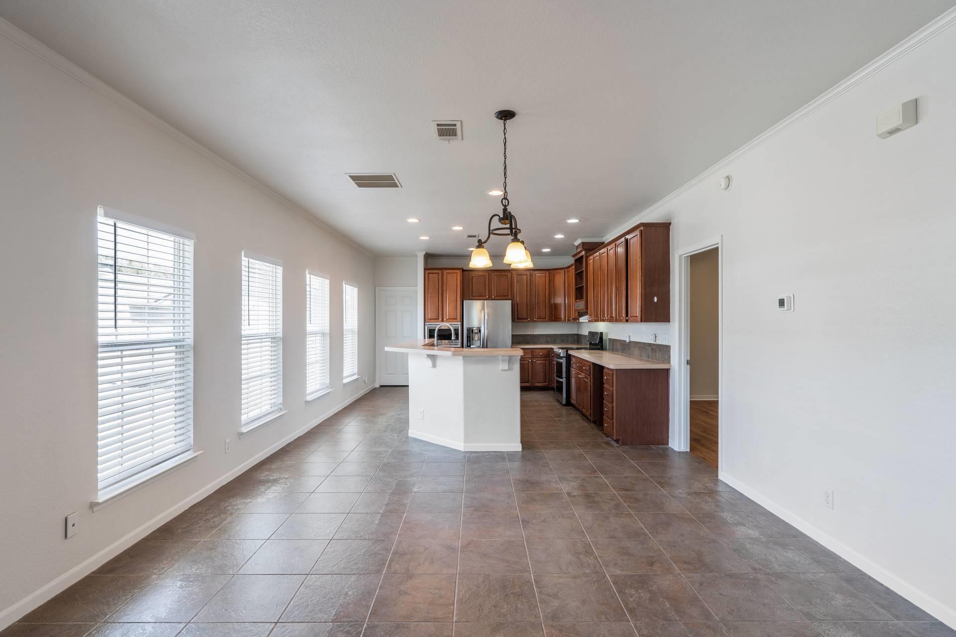 289 Heatherwood Dr, Driftwood, TX 78619