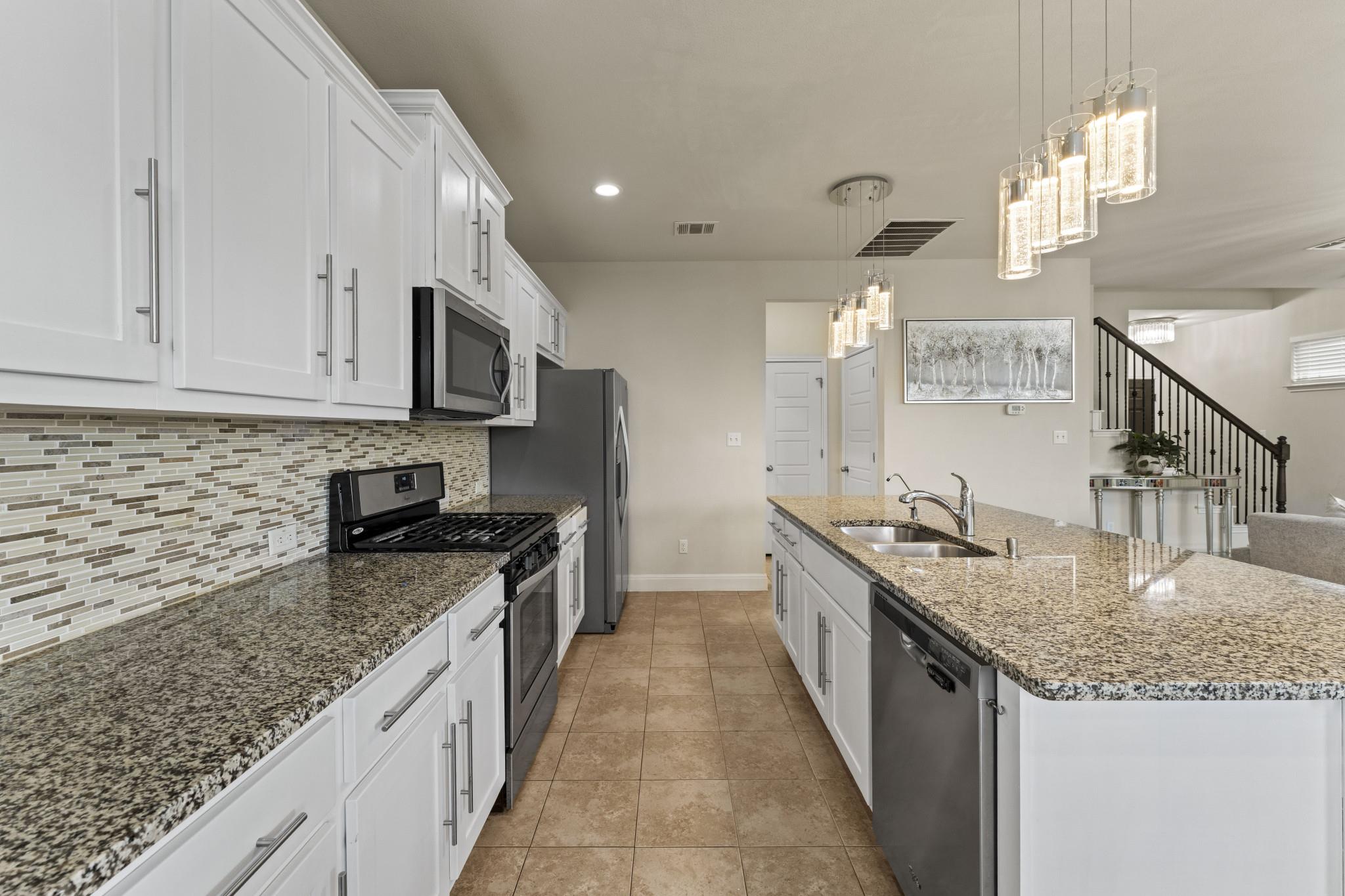 3651 Sandy Brook Dr # 202, Round Rock, TX 78665