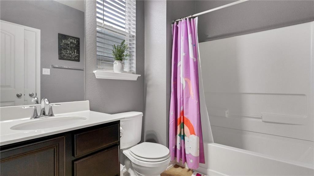 330 New Bridge Dr, Kyle, TX 78640