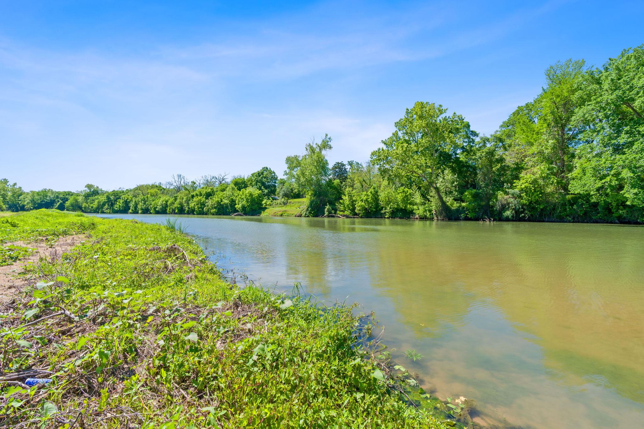 663 SH 230 Loop, Smithville, TX 78957