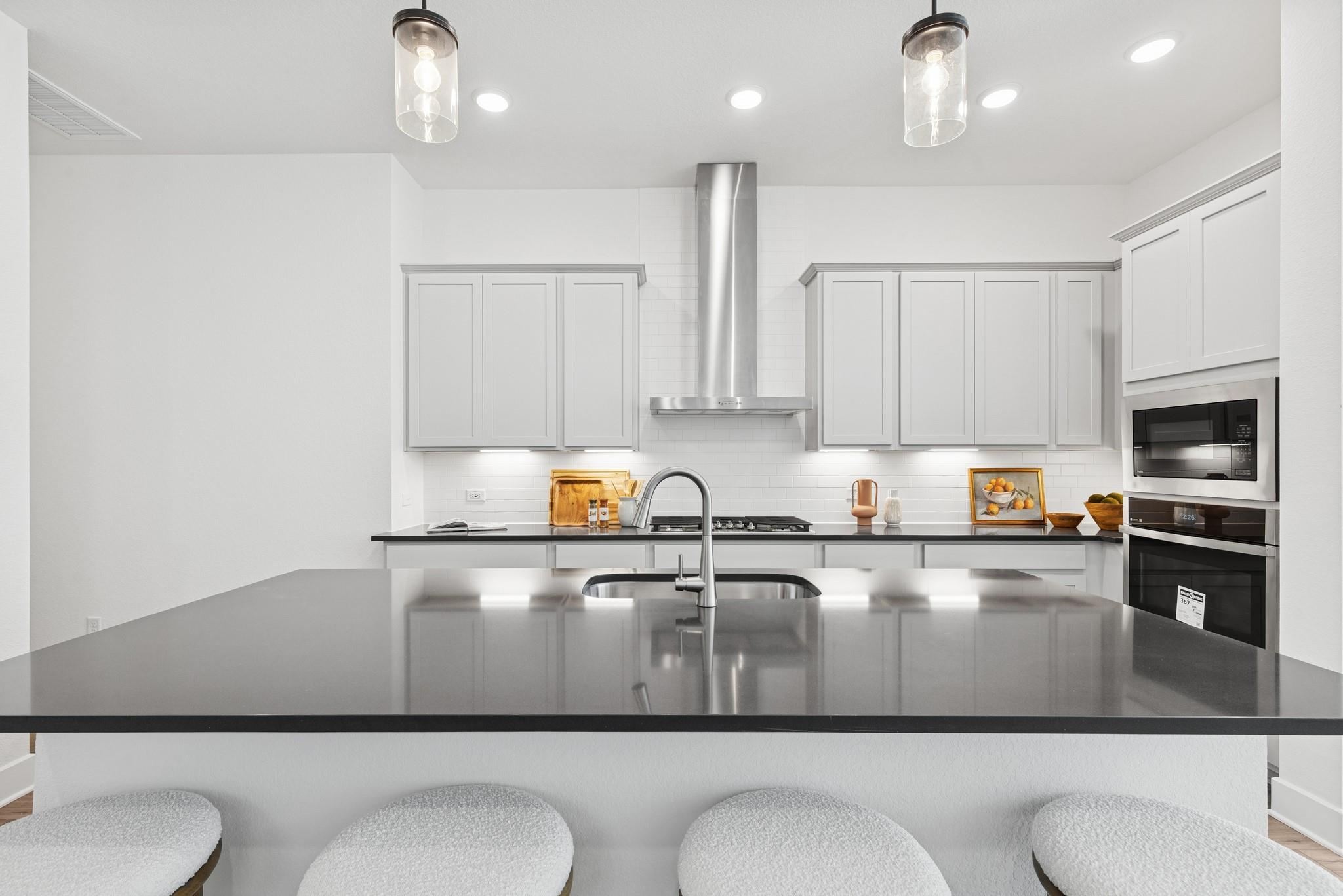 1348 Hartley Dr, Leander, TX 78641