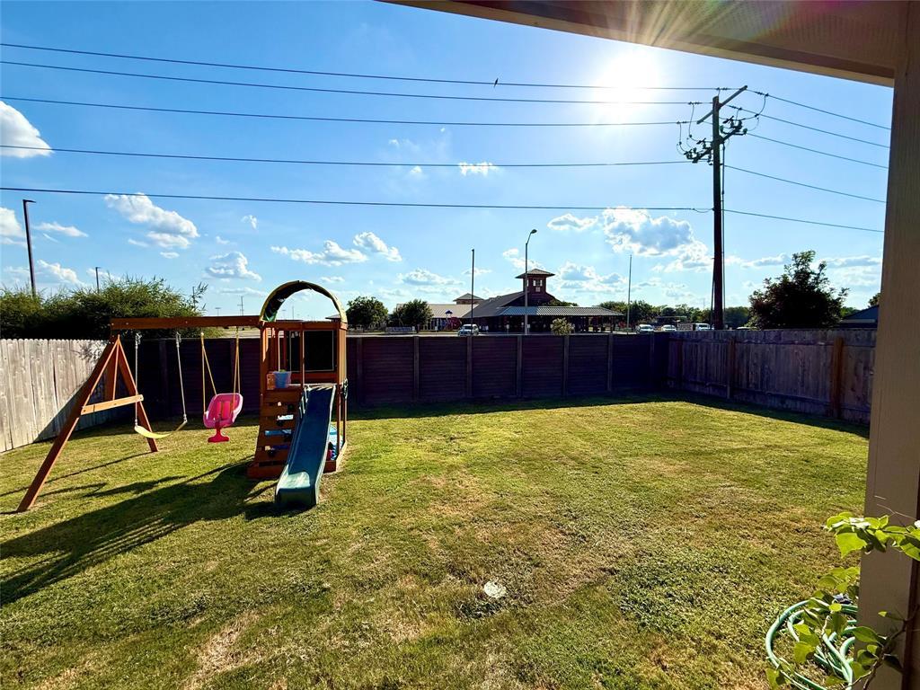 307 Abbey Ln, Lockhart, TX 78644