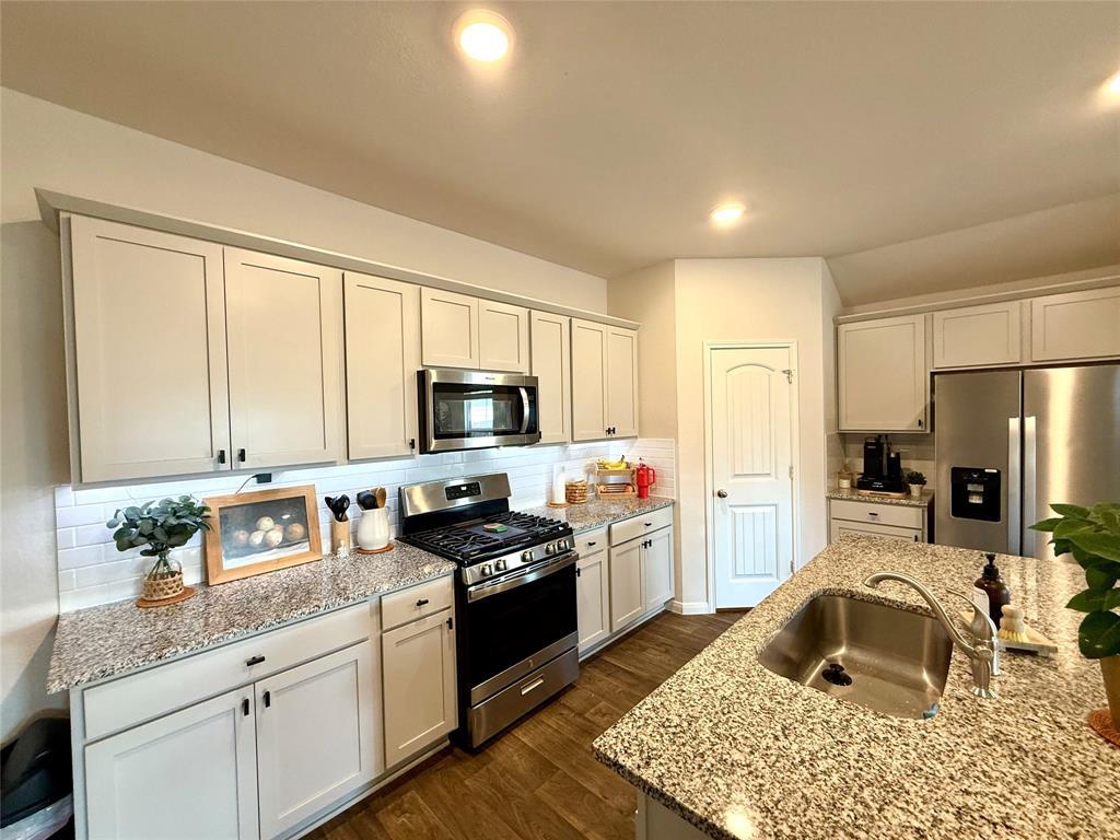 307 Abbey Ln, Lockhart, TX 78644