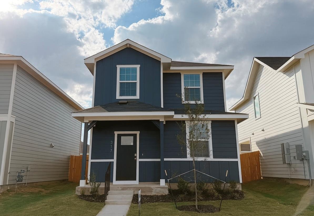 317 Santo Domingo Rd, Bastrop, TX 78602