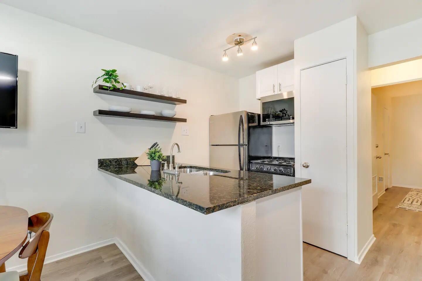 2401 Manor rd # 129, Austin, TX 78722