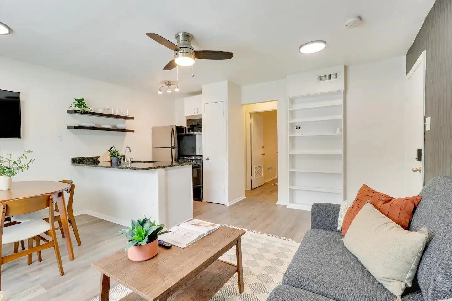 2401 Manor rd # 129, Austin, TX 78722