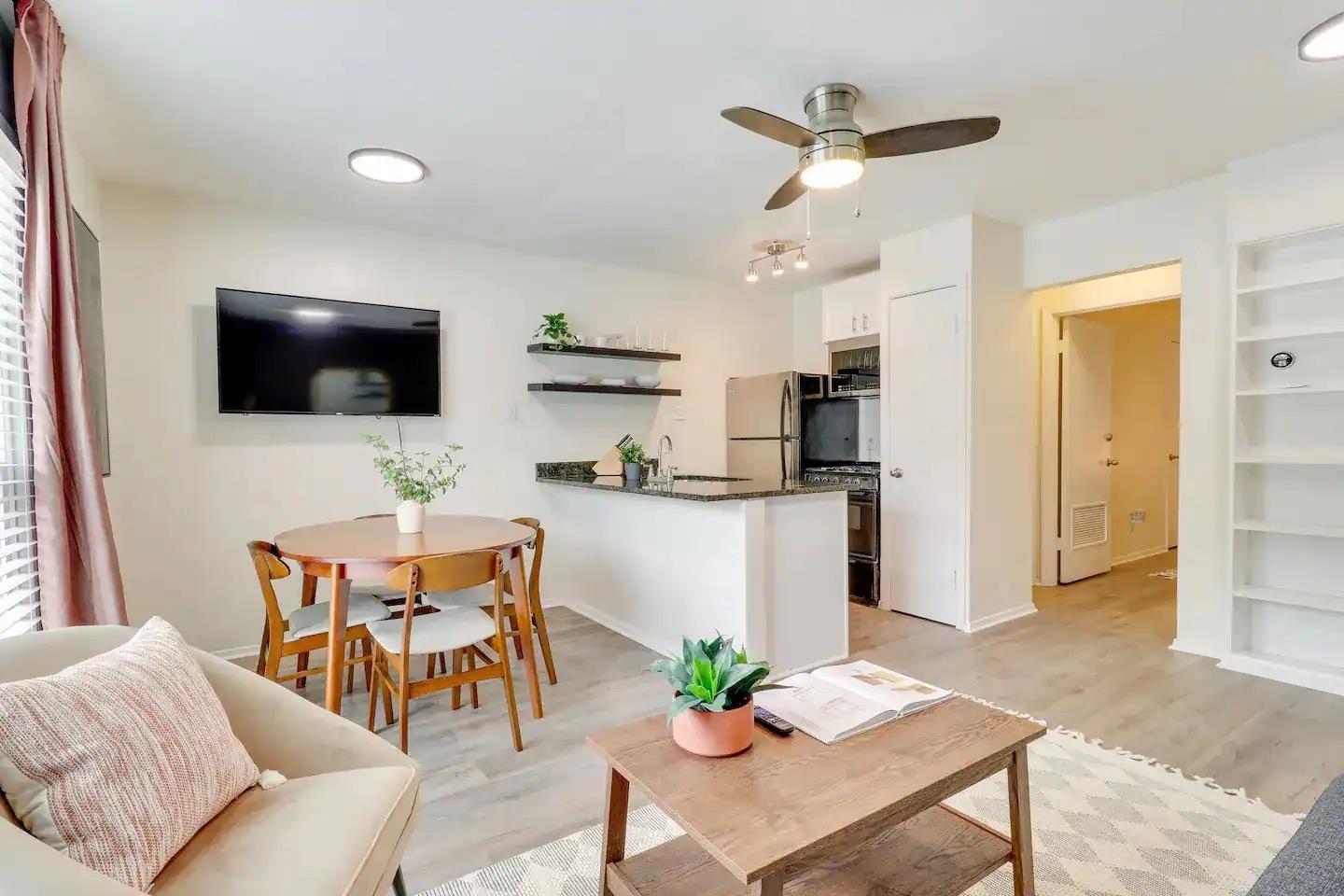 2401 Manor rd # 129, Austin, TX 78722