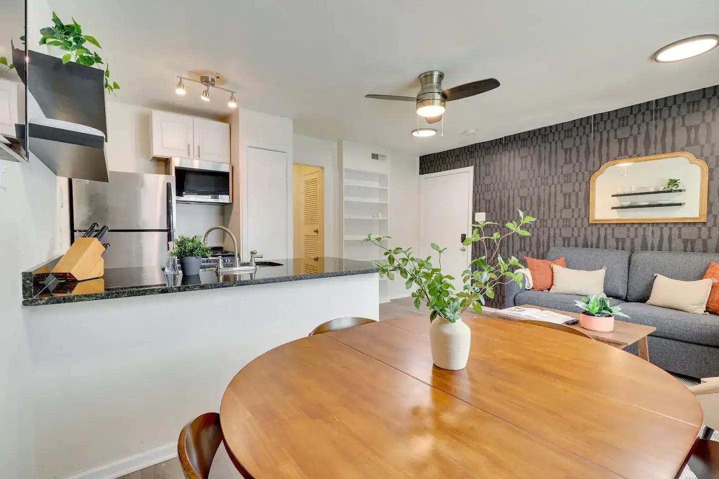 2401 Manor rd # 129, Austin, TX 78722