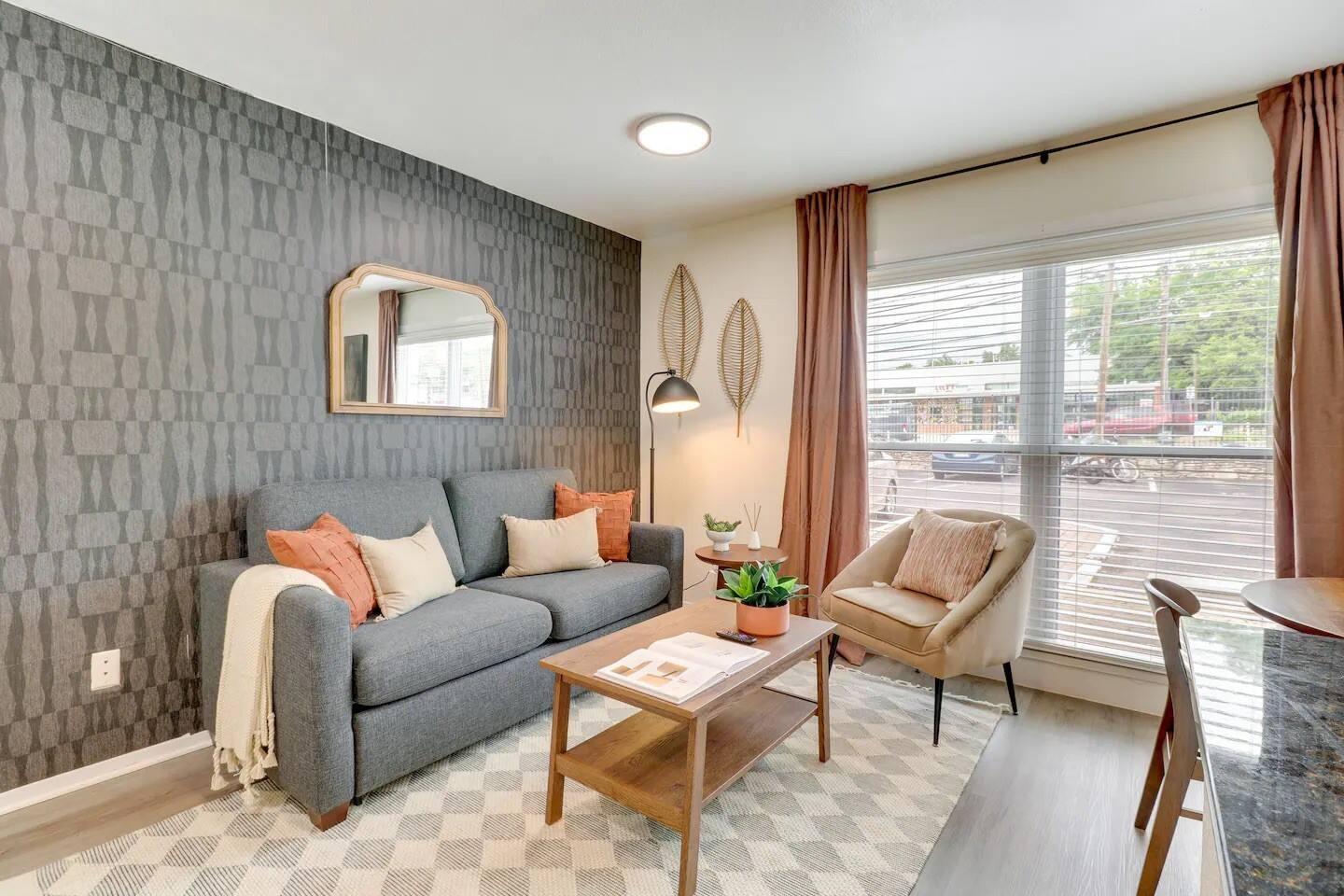 2401 Manor rd # 129, Austin, TX 78722