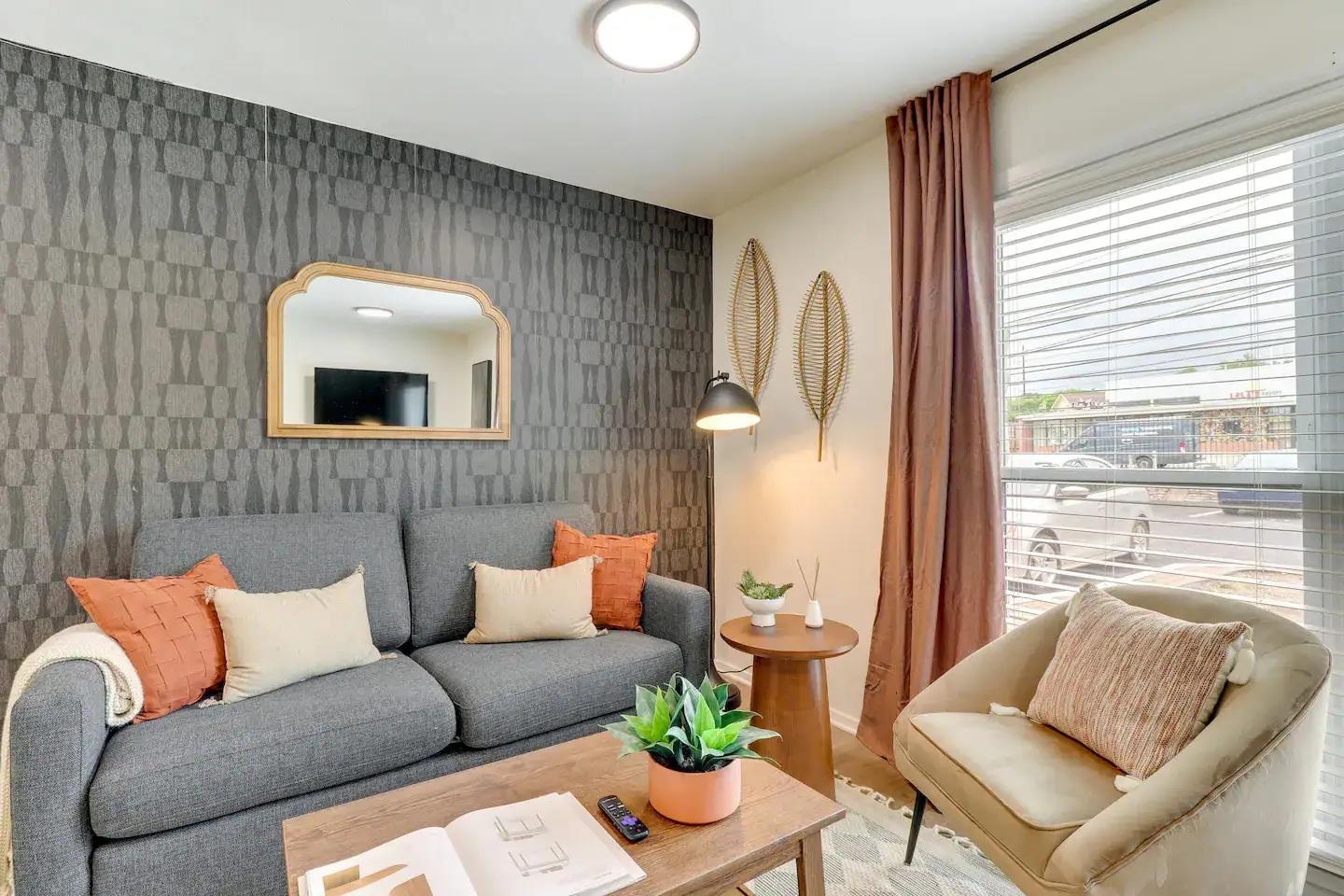 2401 Manor rd # 129, Austin, TX 78722