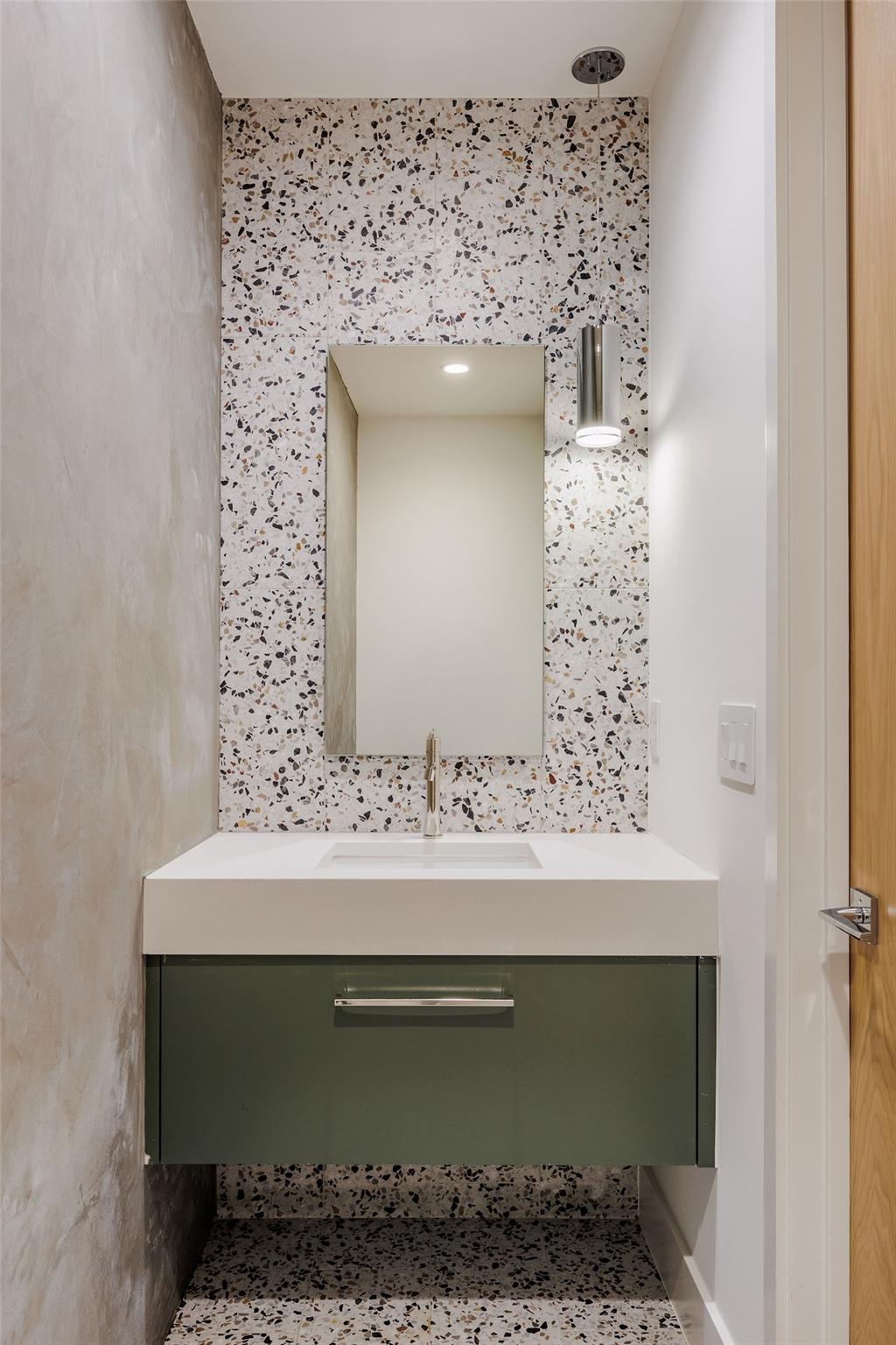 1701 Bartoncliff Dr, Austin, TX 78704