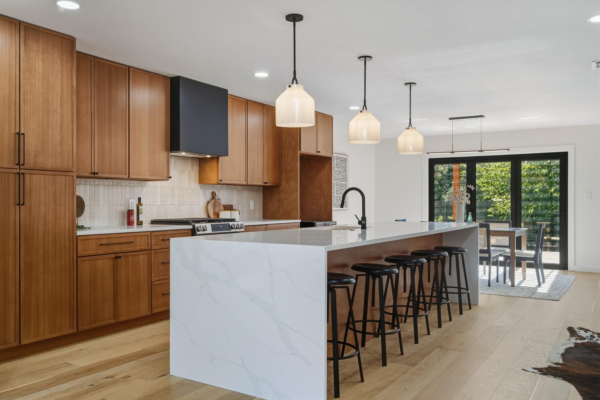 1811 Rogge Ln, Austin, TX 78723