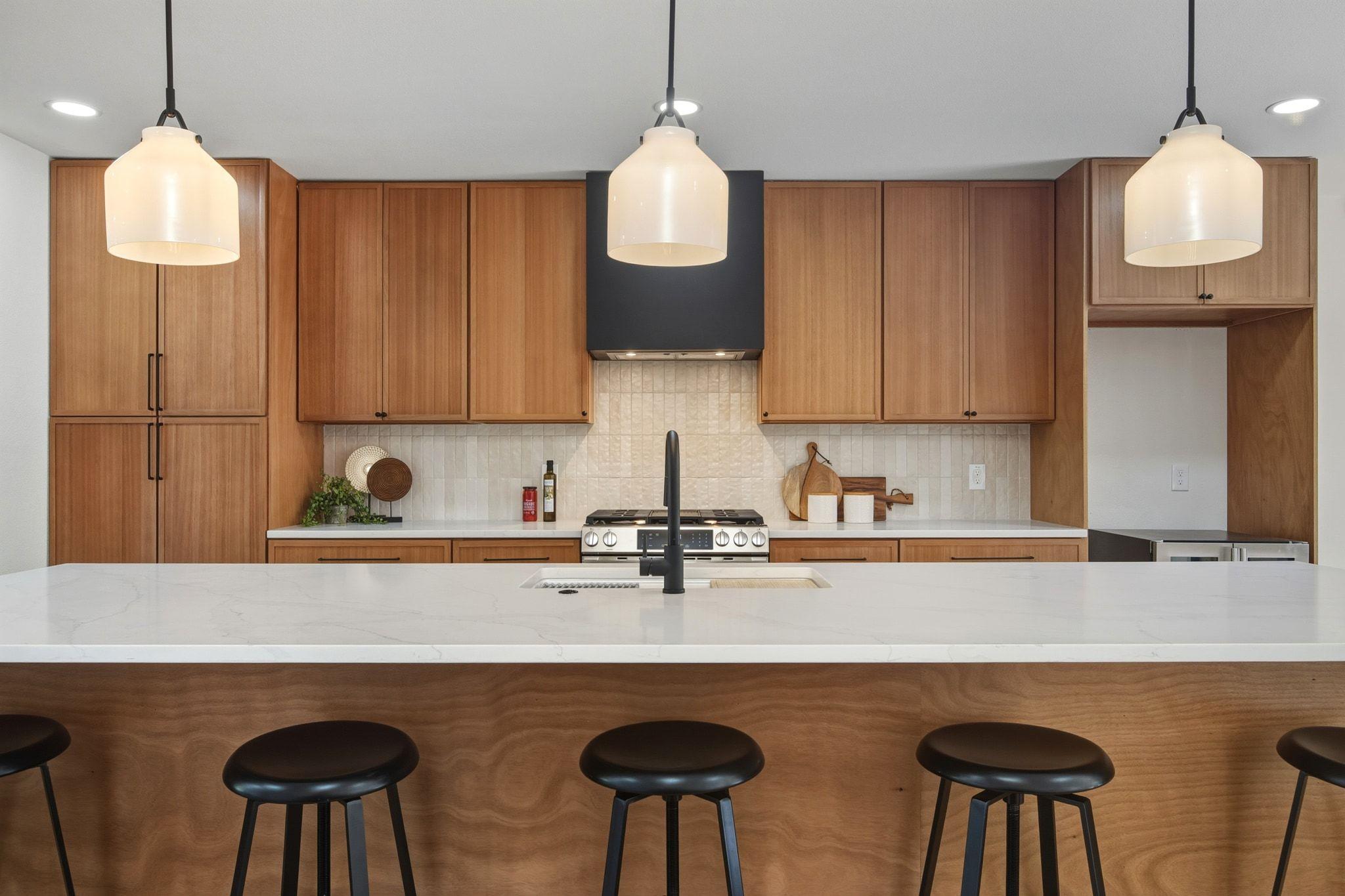 1811 Rogge Ln, Austin, TX 78723