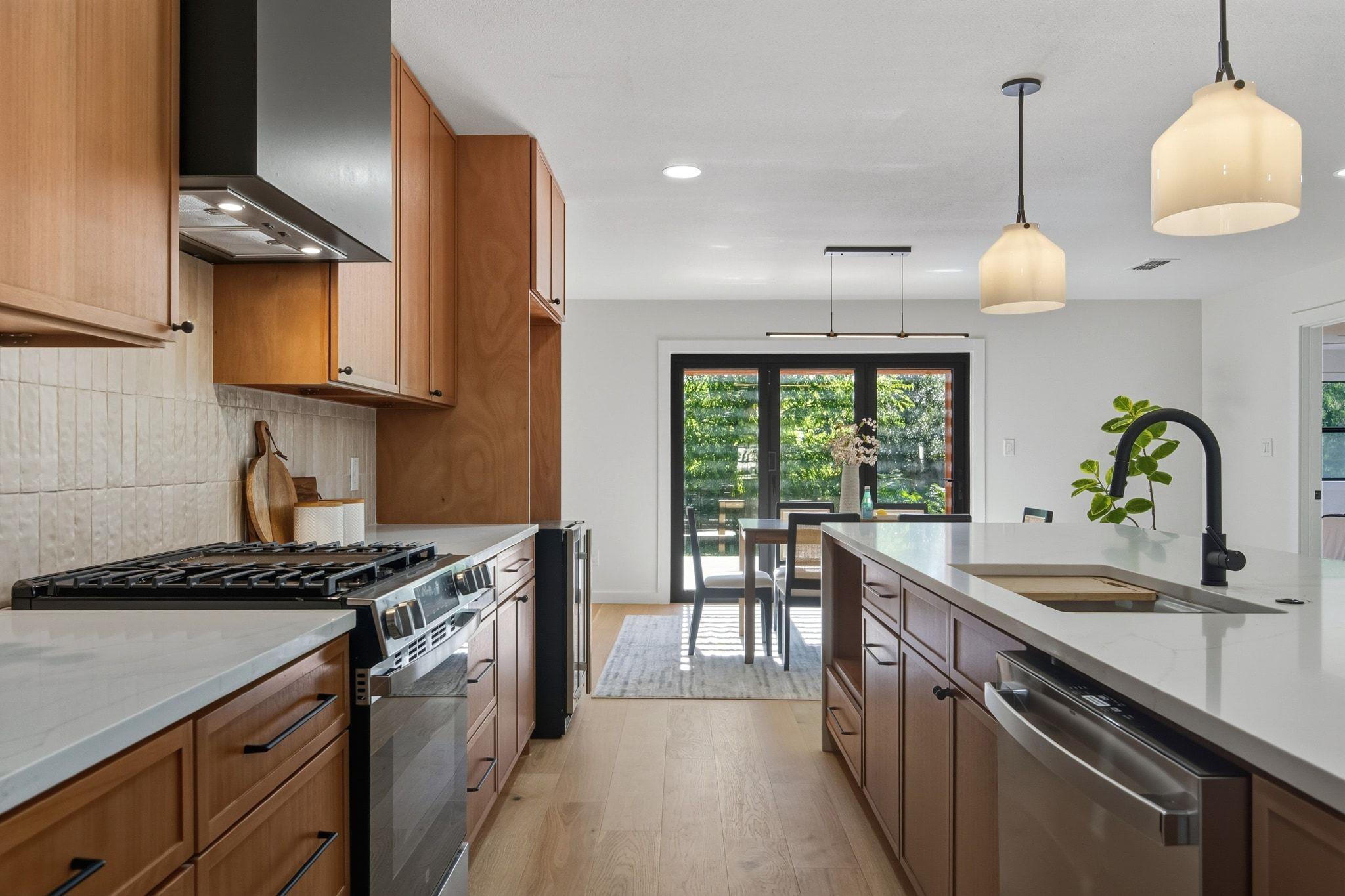 1811 Rogge Ln, Austin, TX 78723