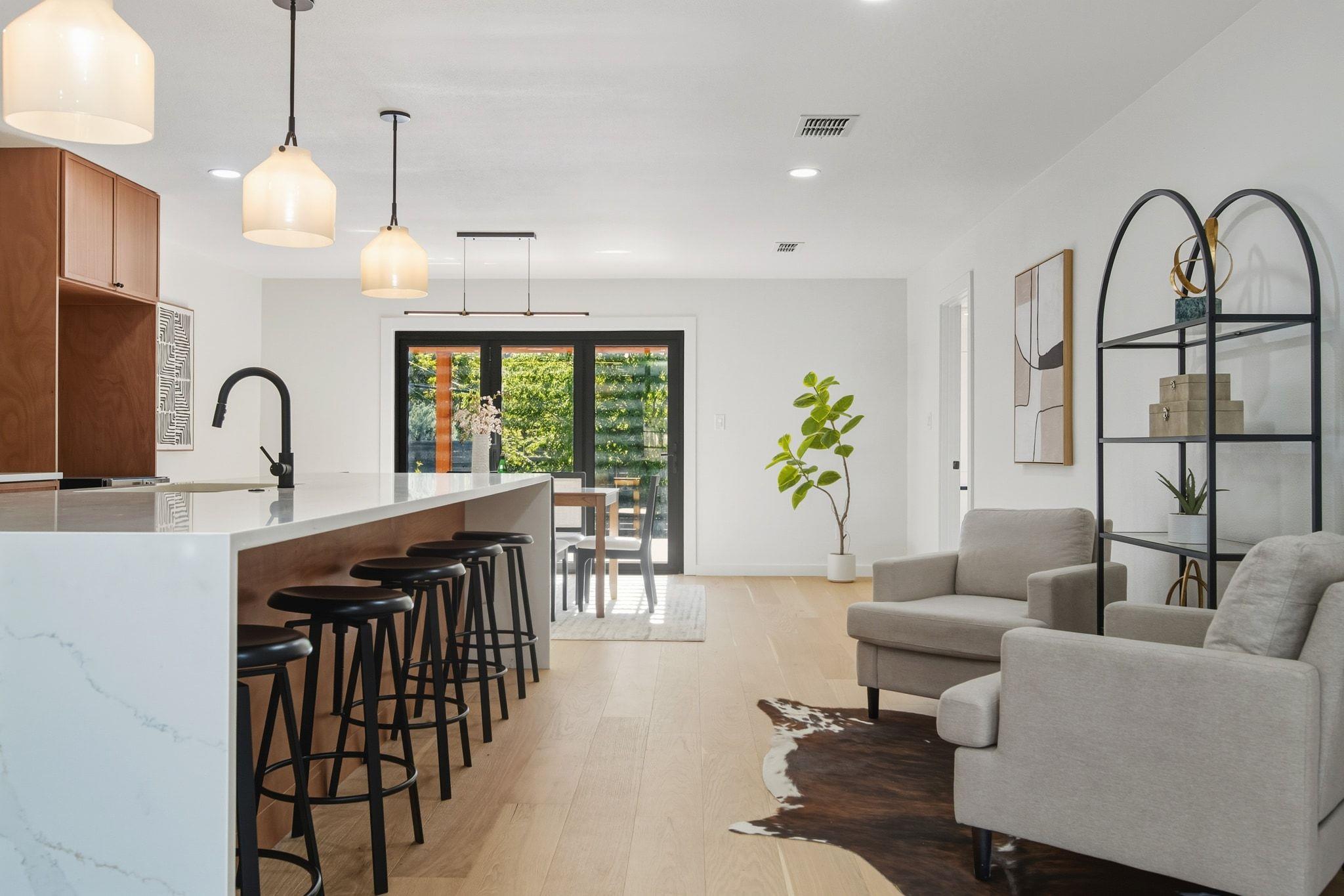 1811 Rogge Ln, Austin, TX 78723