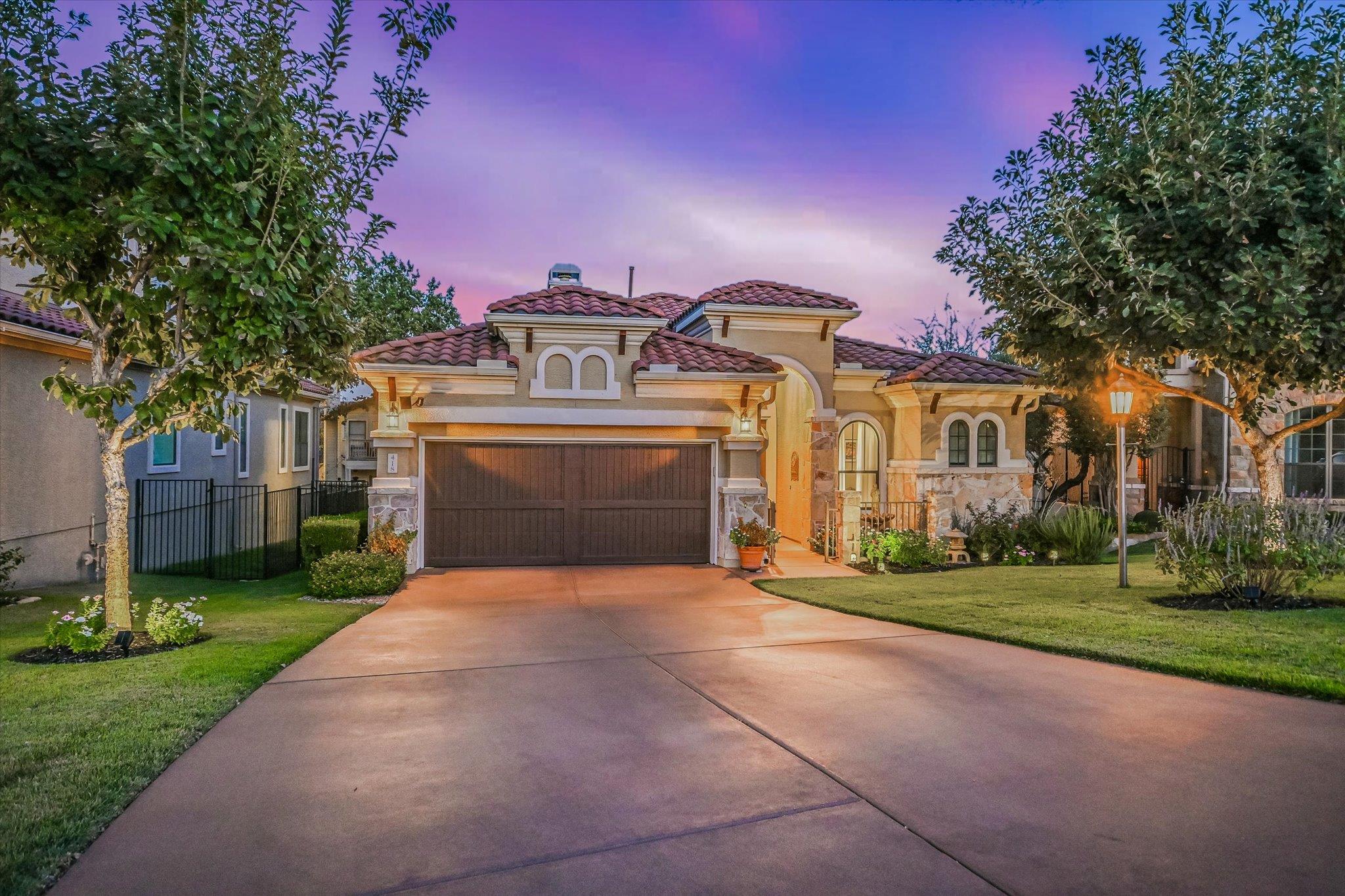 418 Indianwood Dr, Austin, TX 78738