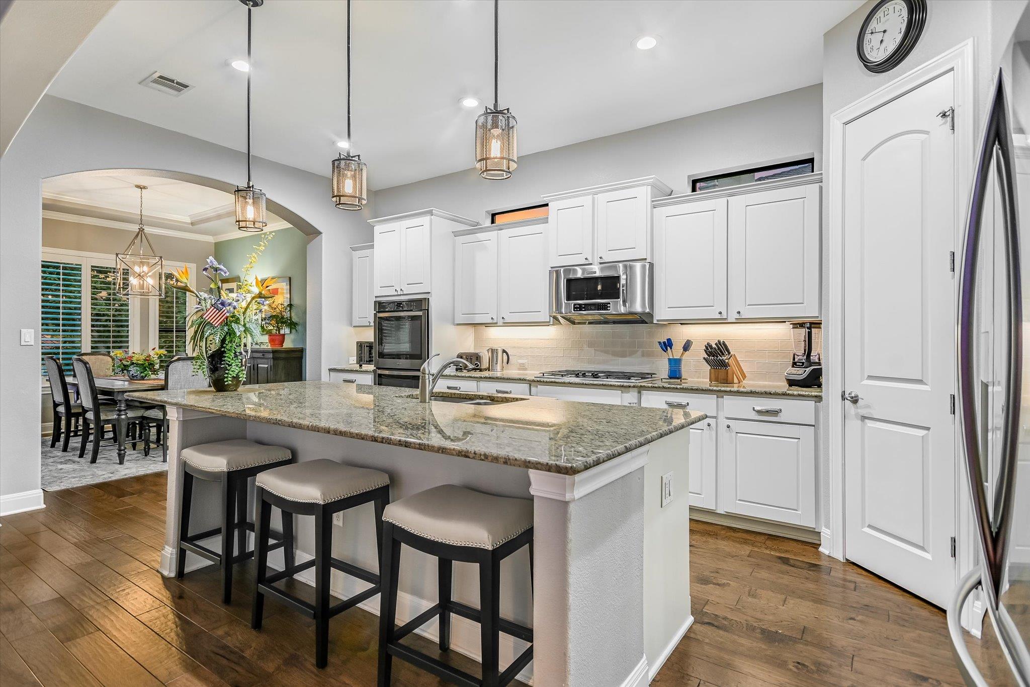 418 Indianwood Dr, Austin, TX 78738