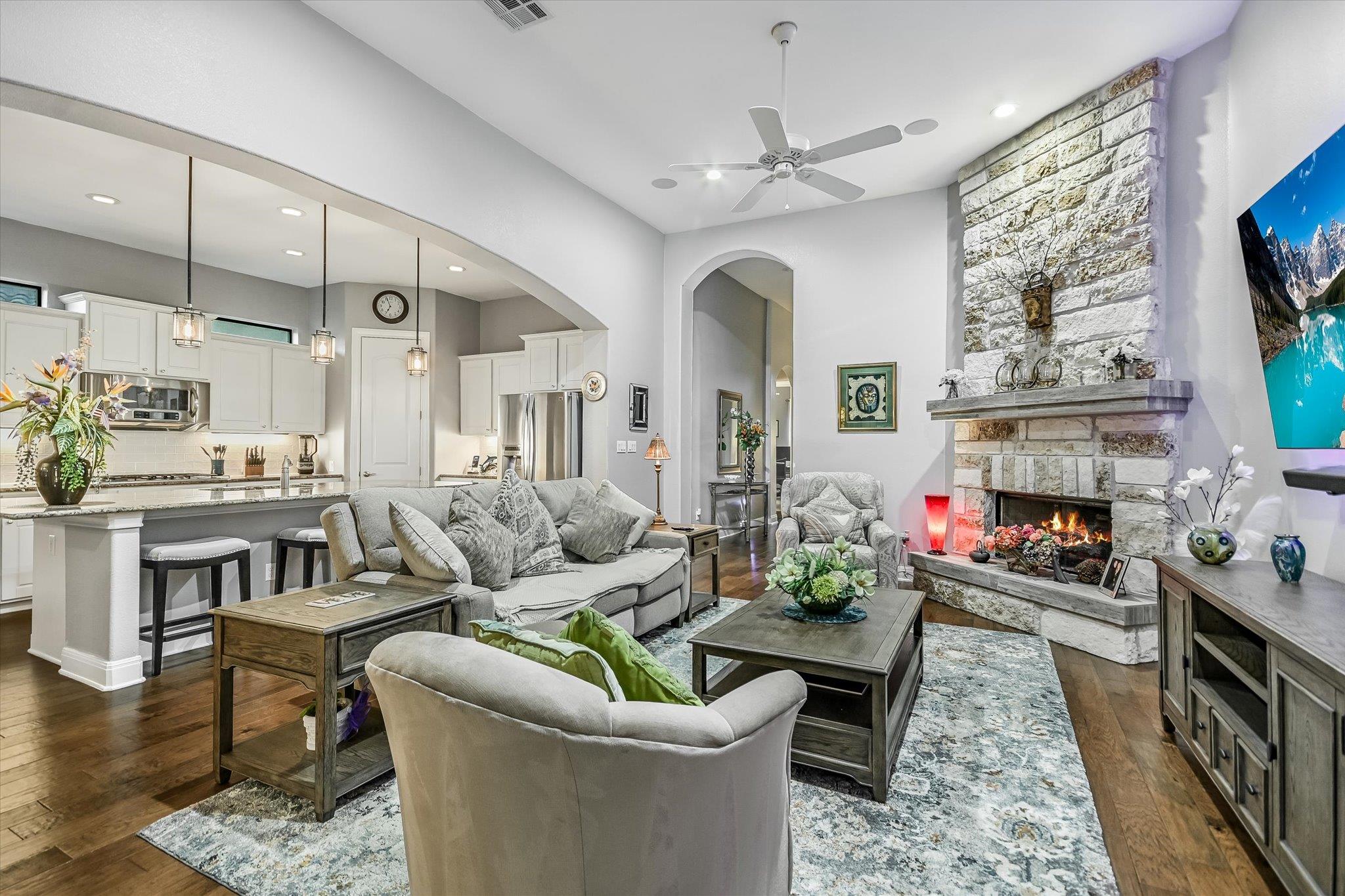 418 Indianwood Dr, Austin, TX 78738