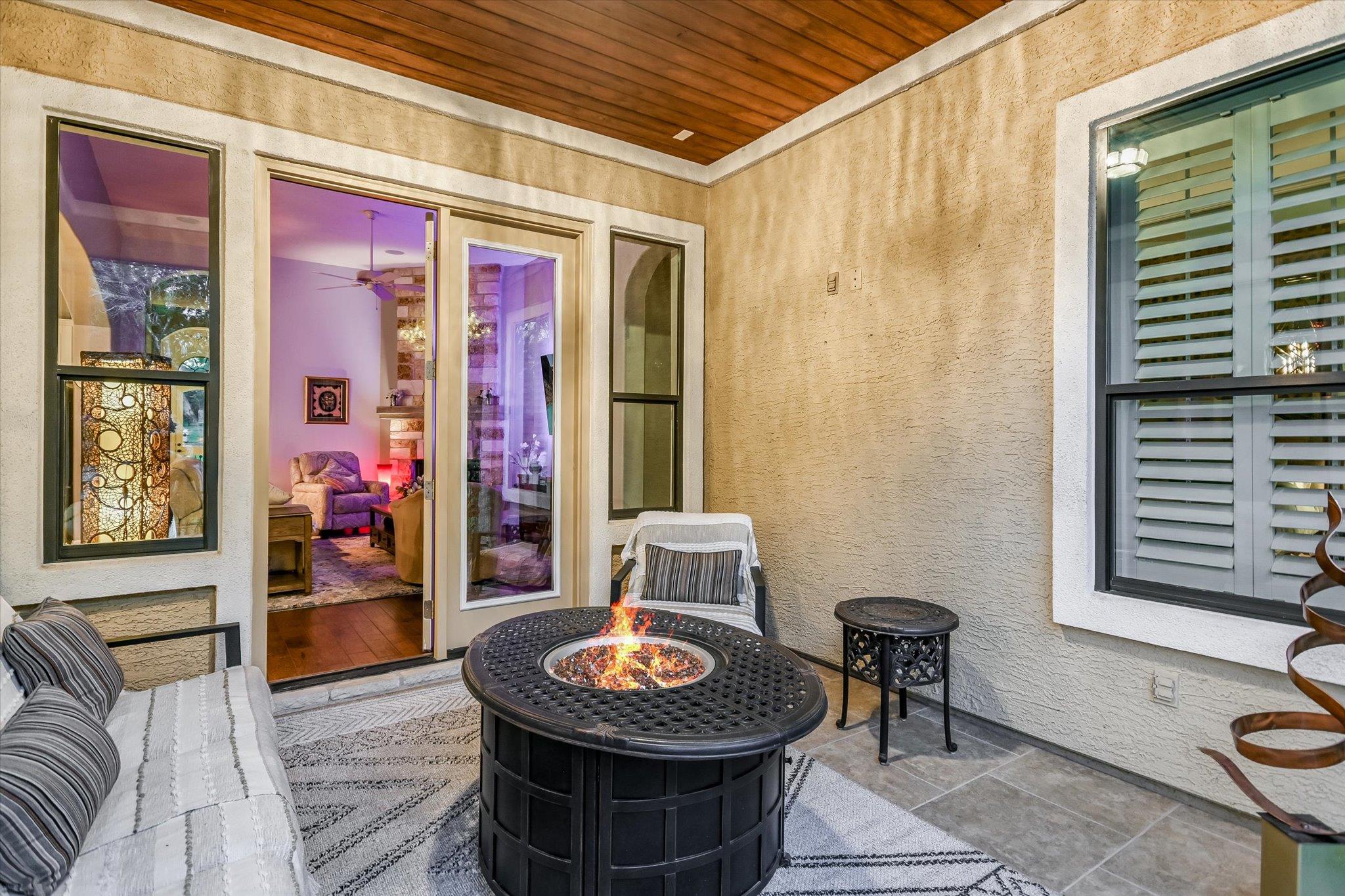 418 Indianwood Dr, Austin, TX 78738