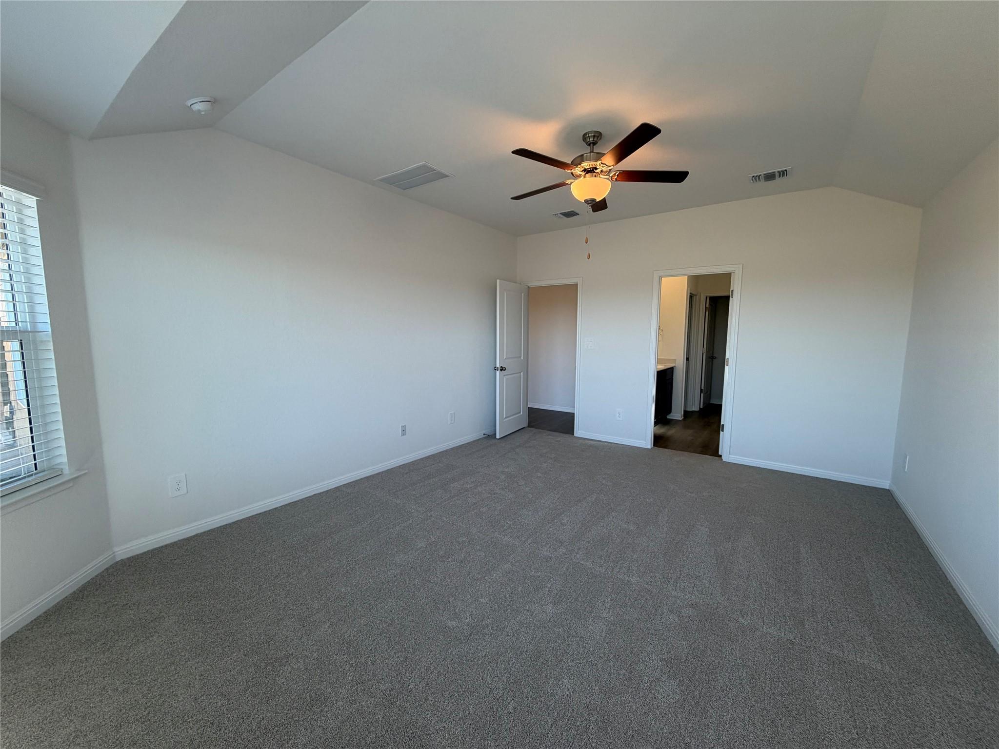 112 Holmby Dr, Hutto, TX 78634