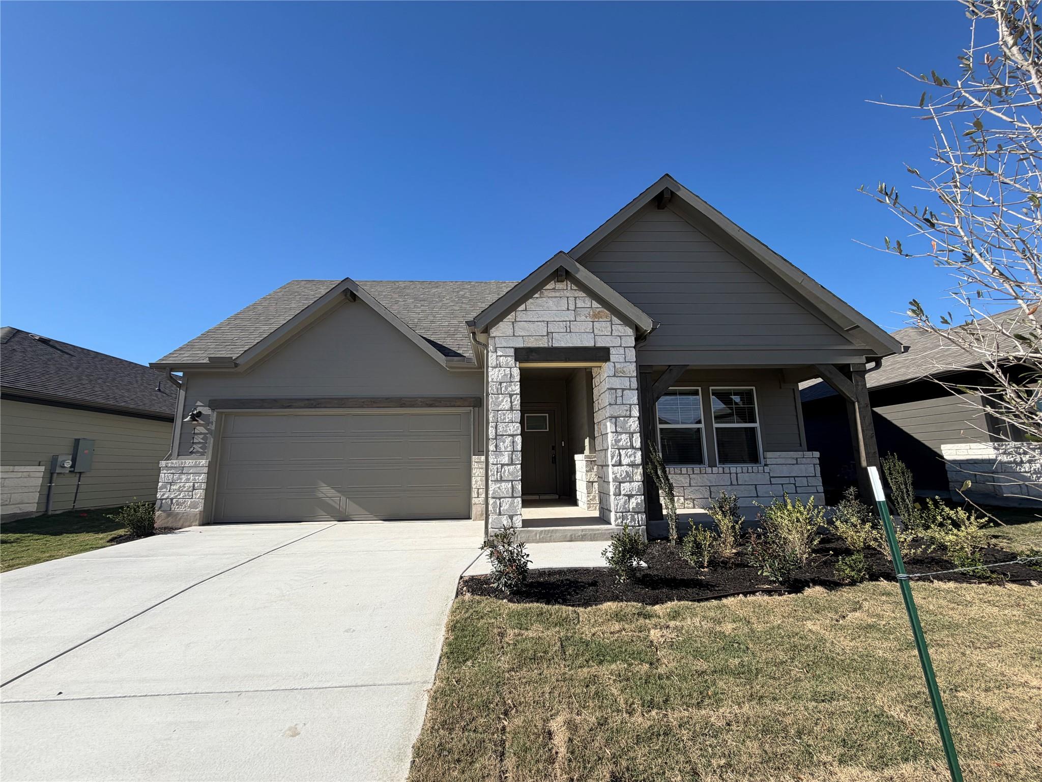 112 Holmby Dr, Hutto, TX 78634