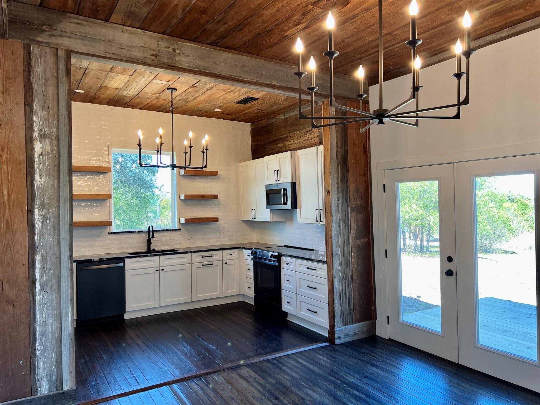 305 N HALL St, Richland Springs, TX 78643