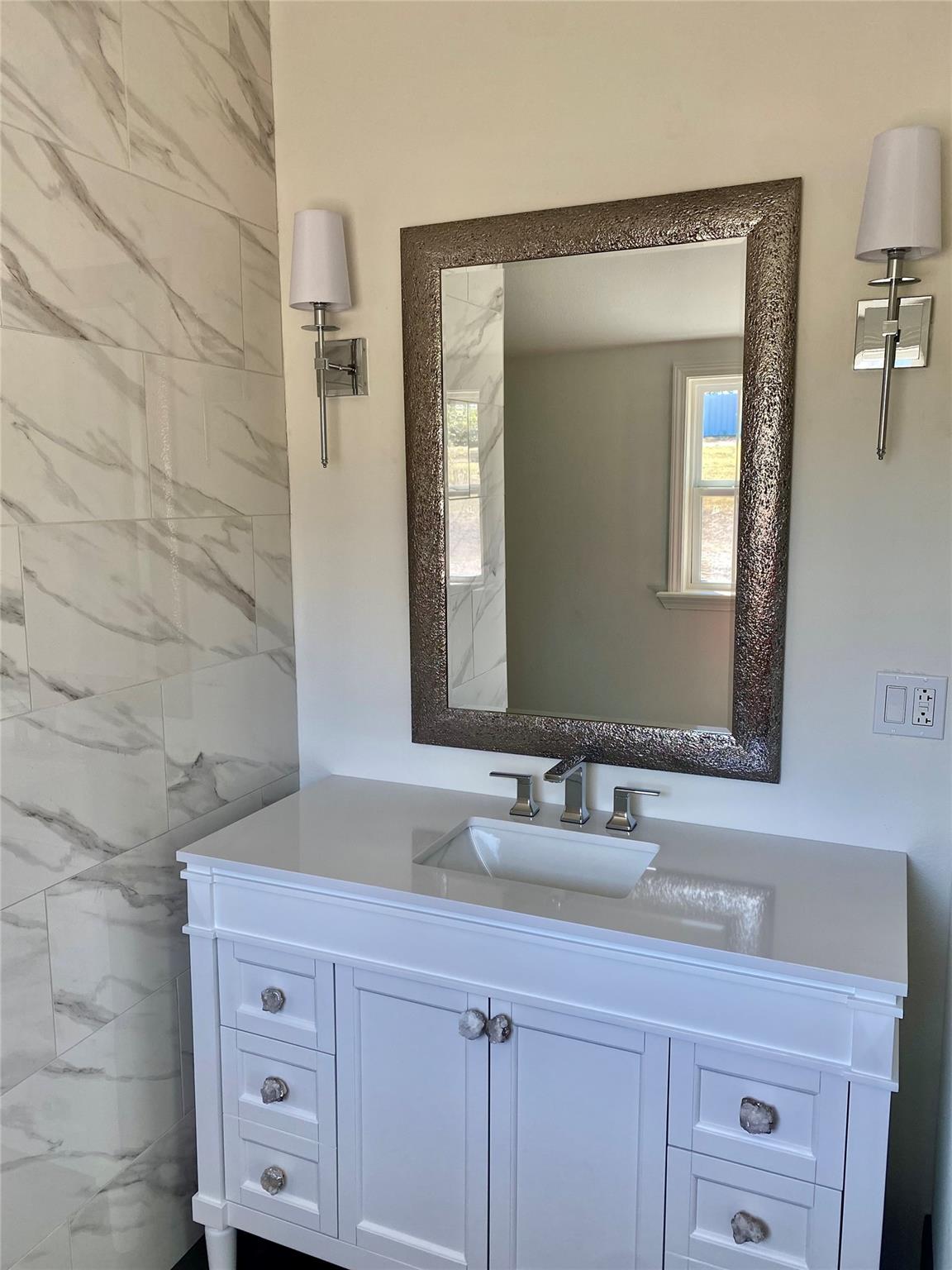 305 N HALL St, Richland Springs, TX 78643