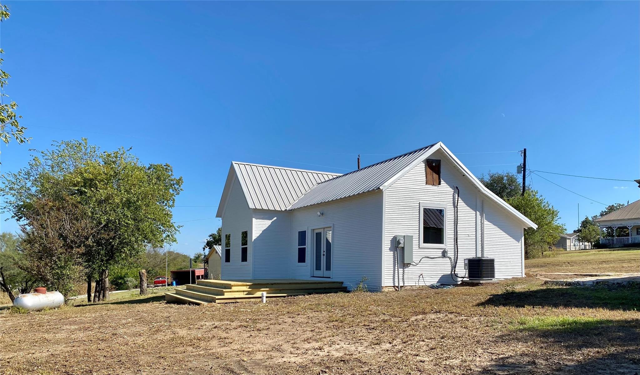 305 N HALL St, Richland Springs, TX 78643