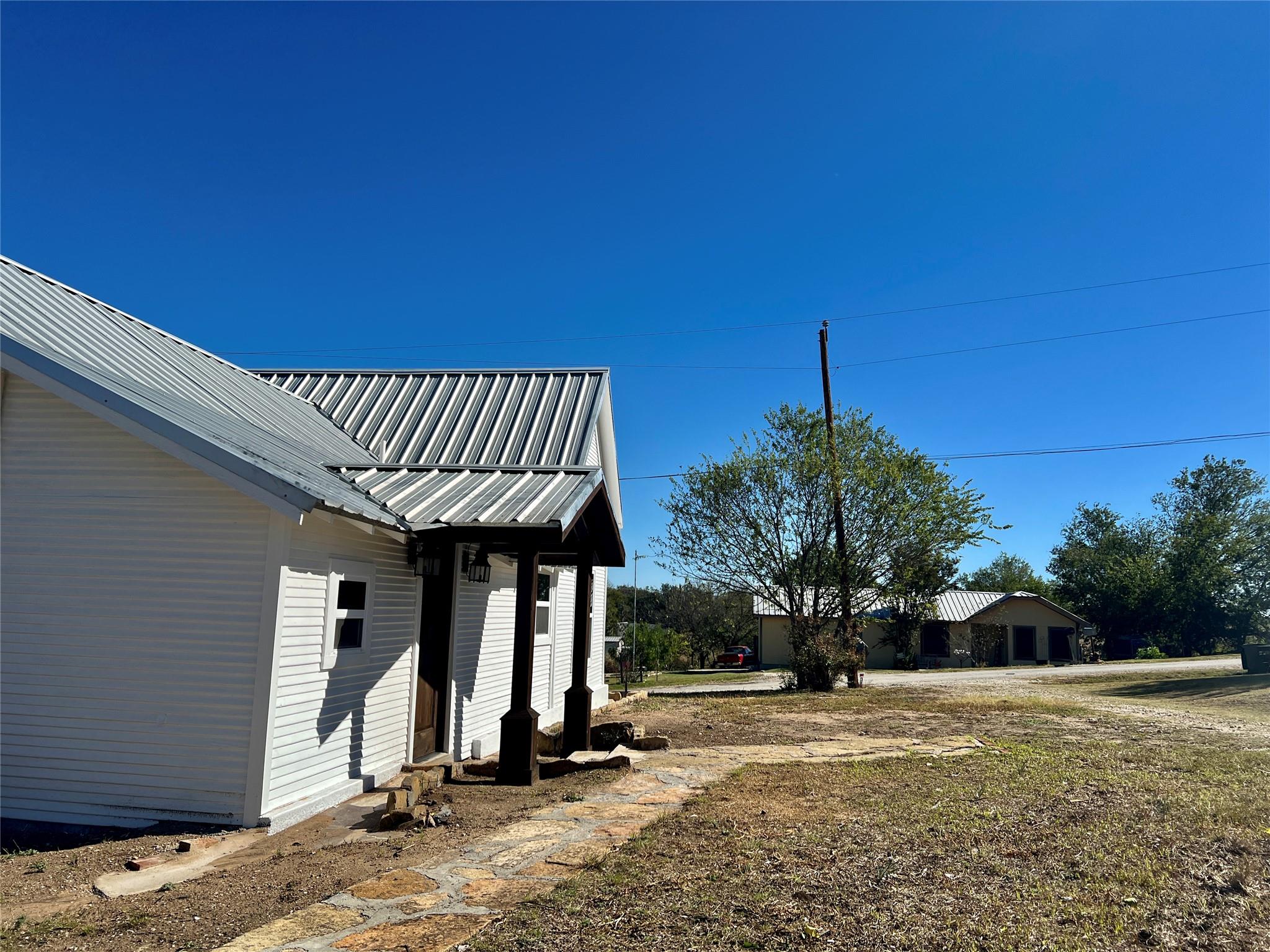 305 N HALL St, Richland Springs, TX 78643