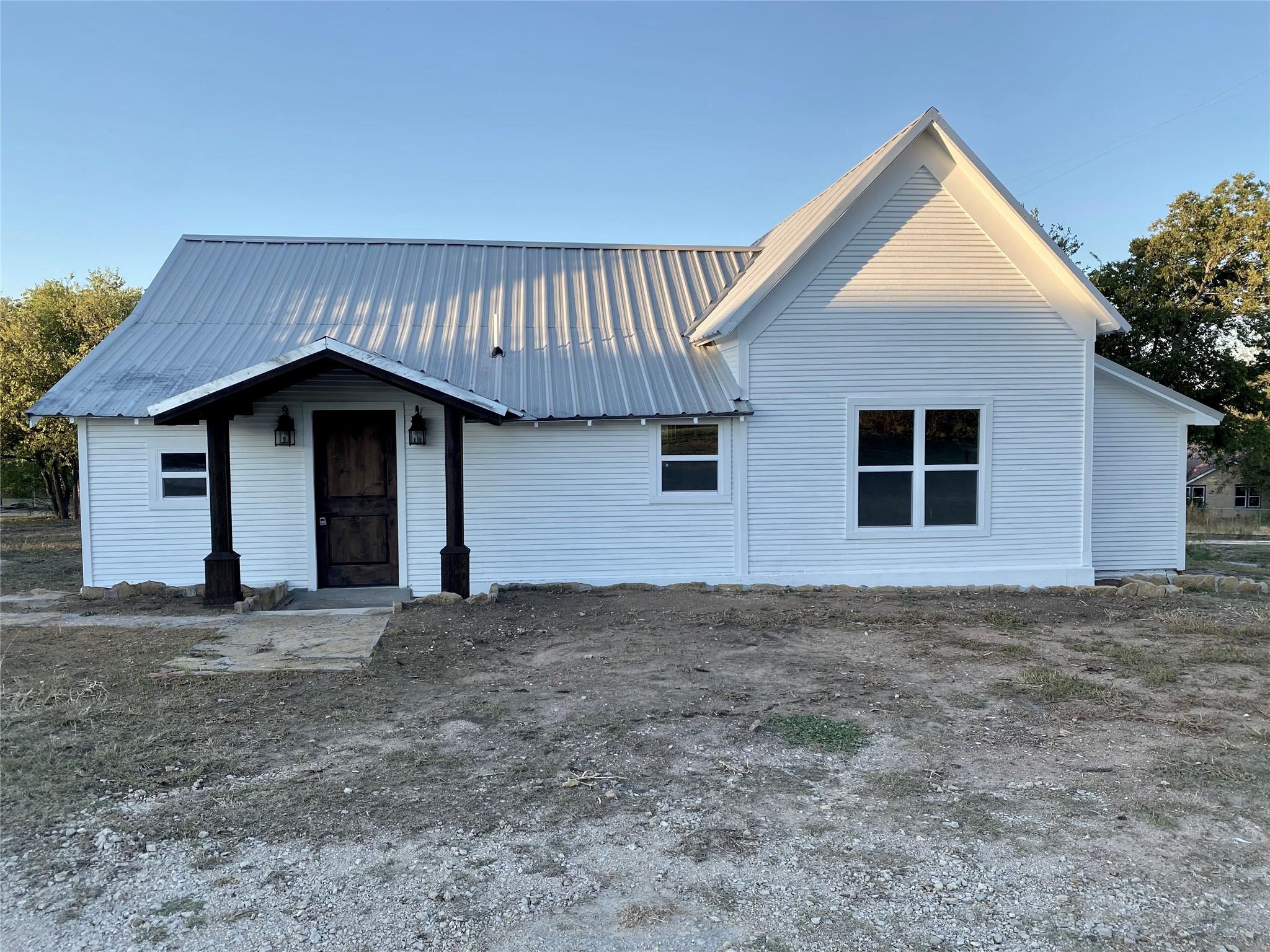 305 N HALL St, Richland Springs, TX 78643