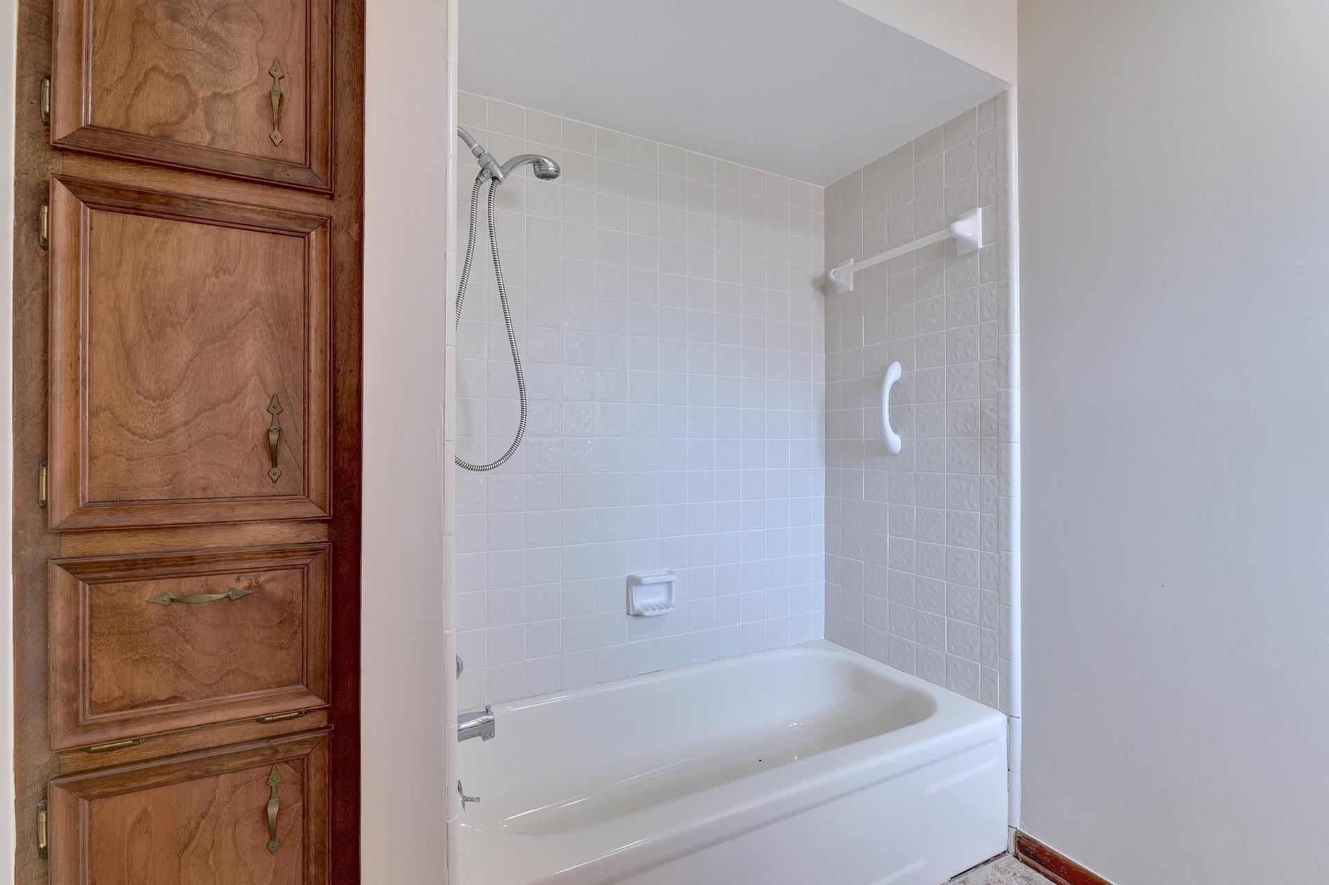 10 Cypress Fairway Vlg, Wimberley, TX 78676