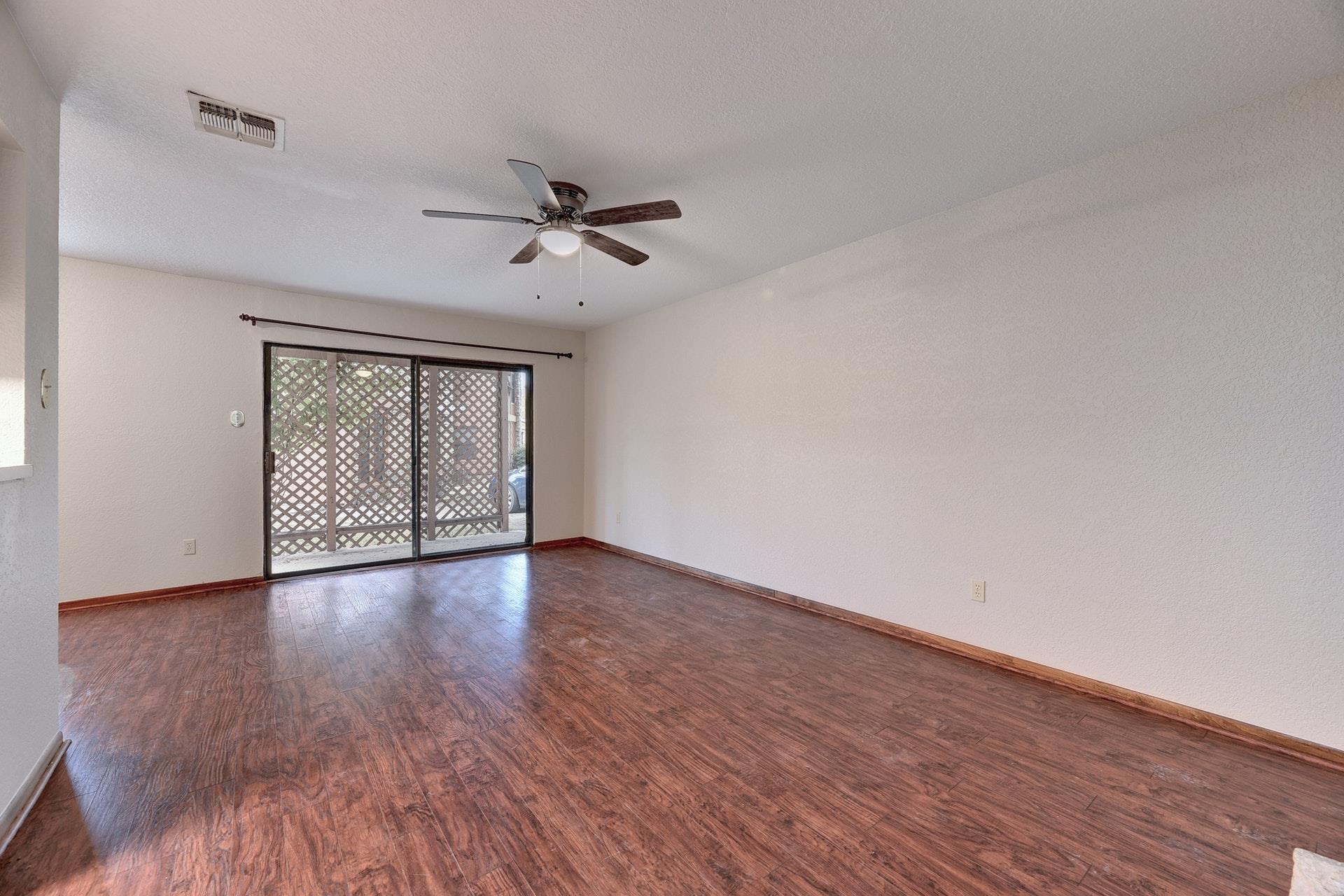 10 Cypress Fairway Vlg, Wimberley, TX 78676