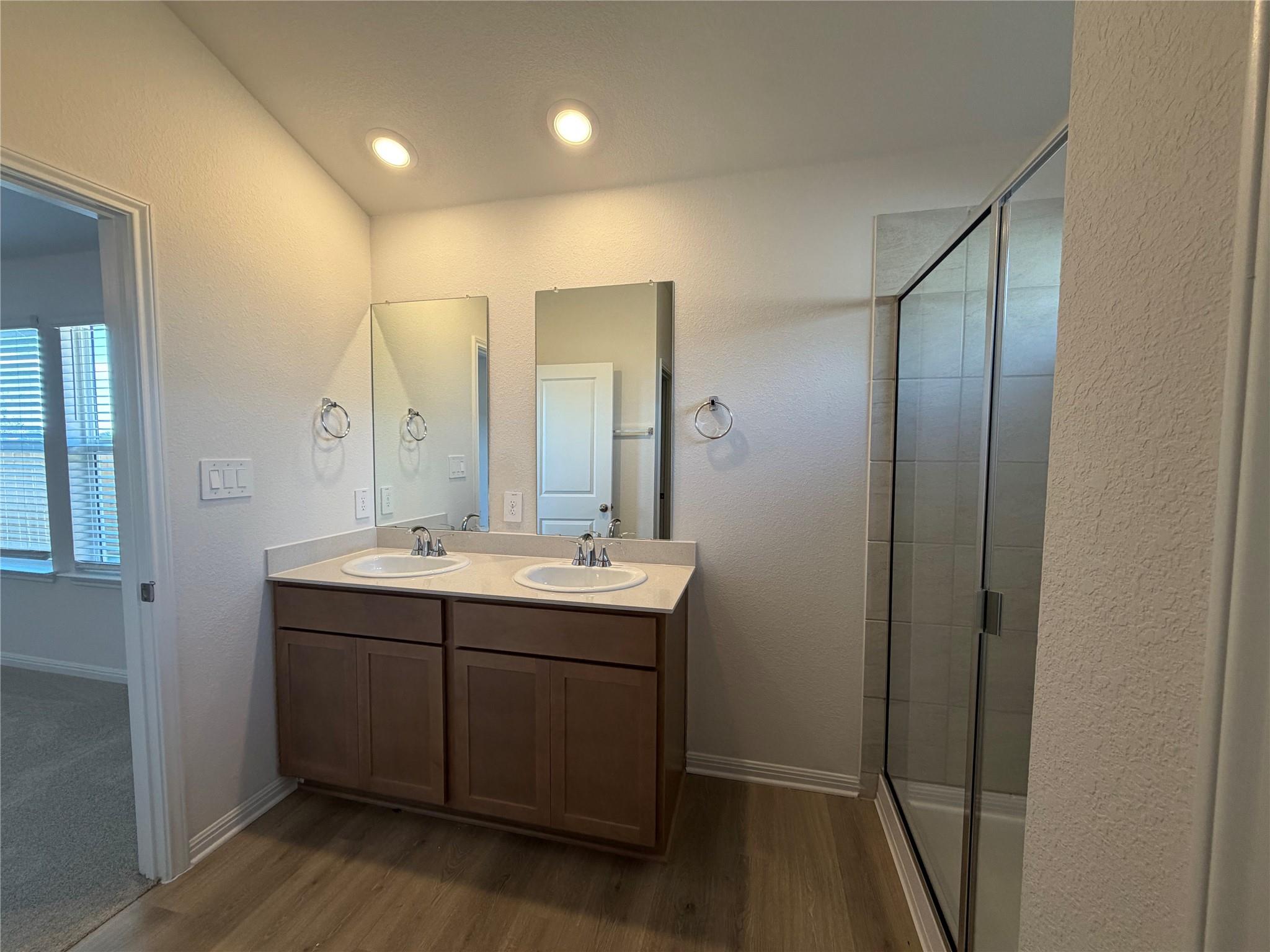 122 Holmby Dr, Hutto, TX 78634