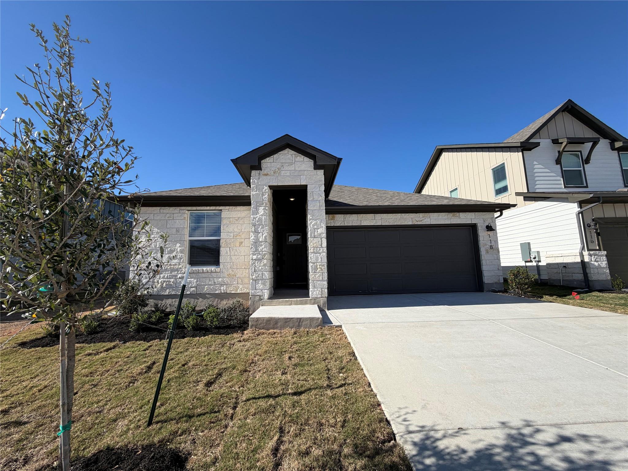 118 Holmby Dr, Hutto, TX 78634