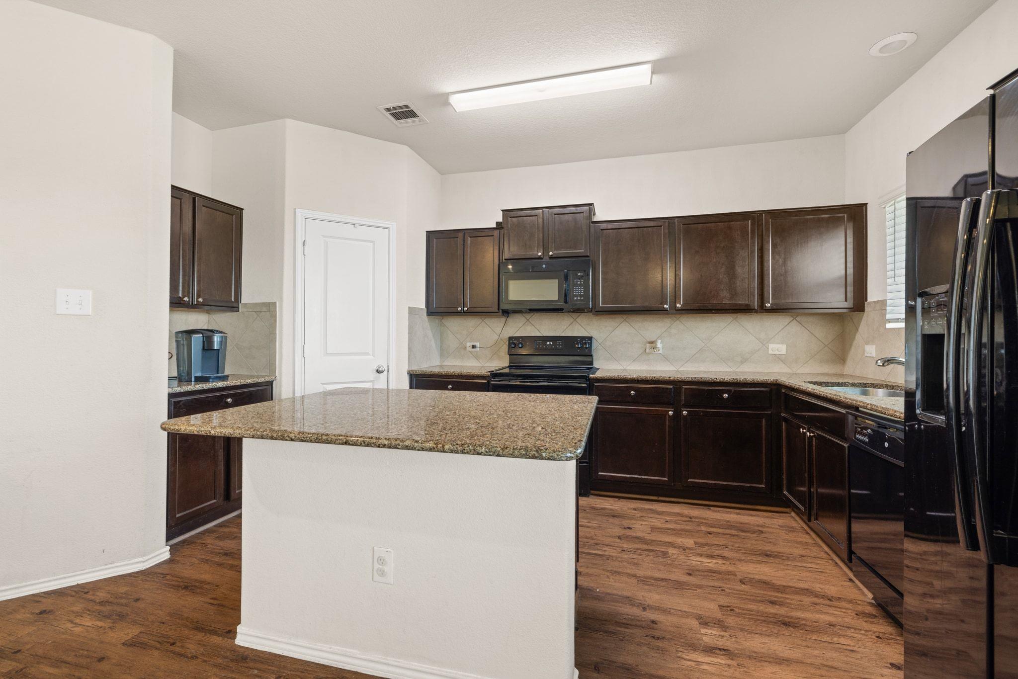 428 Major Lee Ln, Jarrell, TX 76537