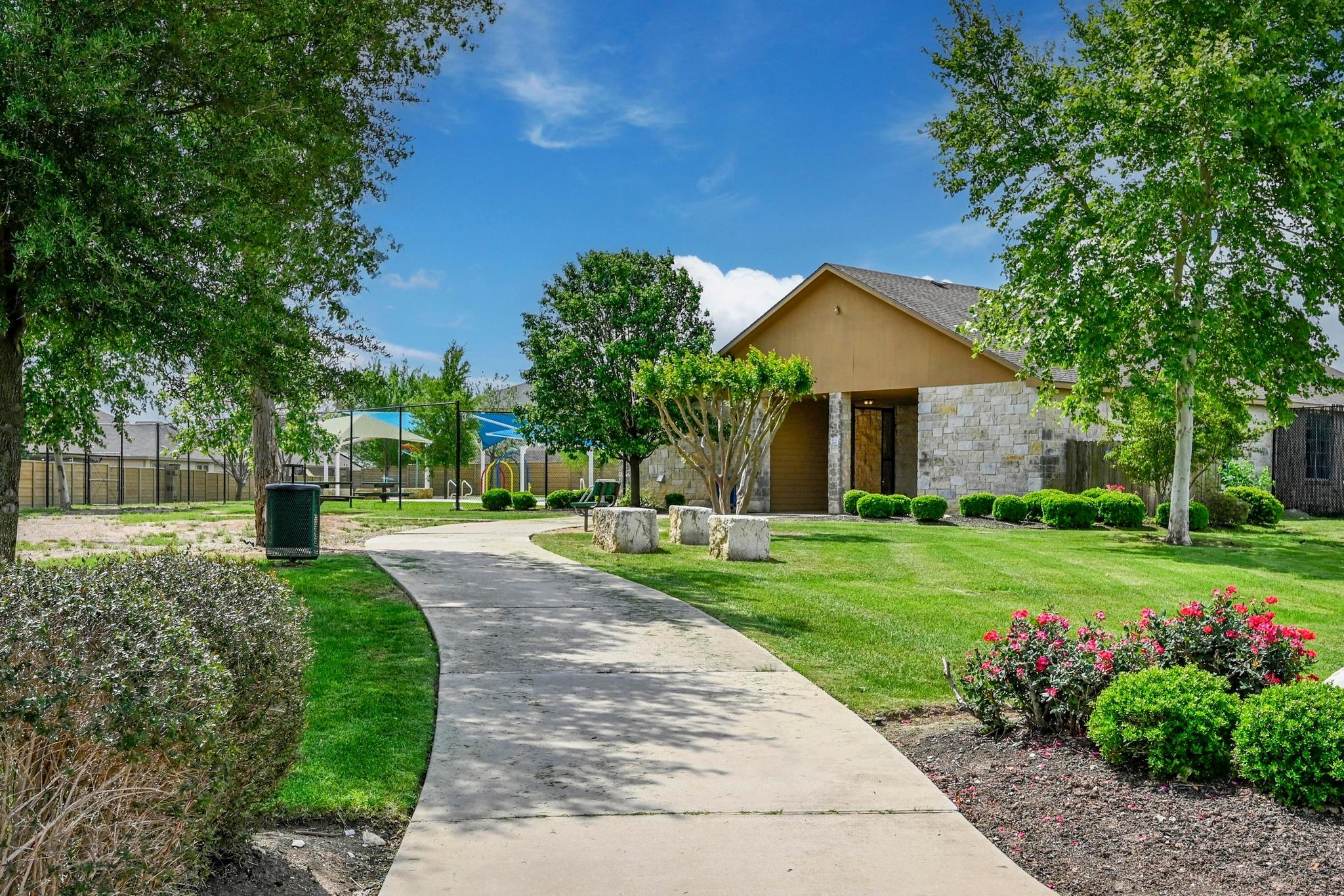 428 Major Lee Ln, Jarrell, TX 76537