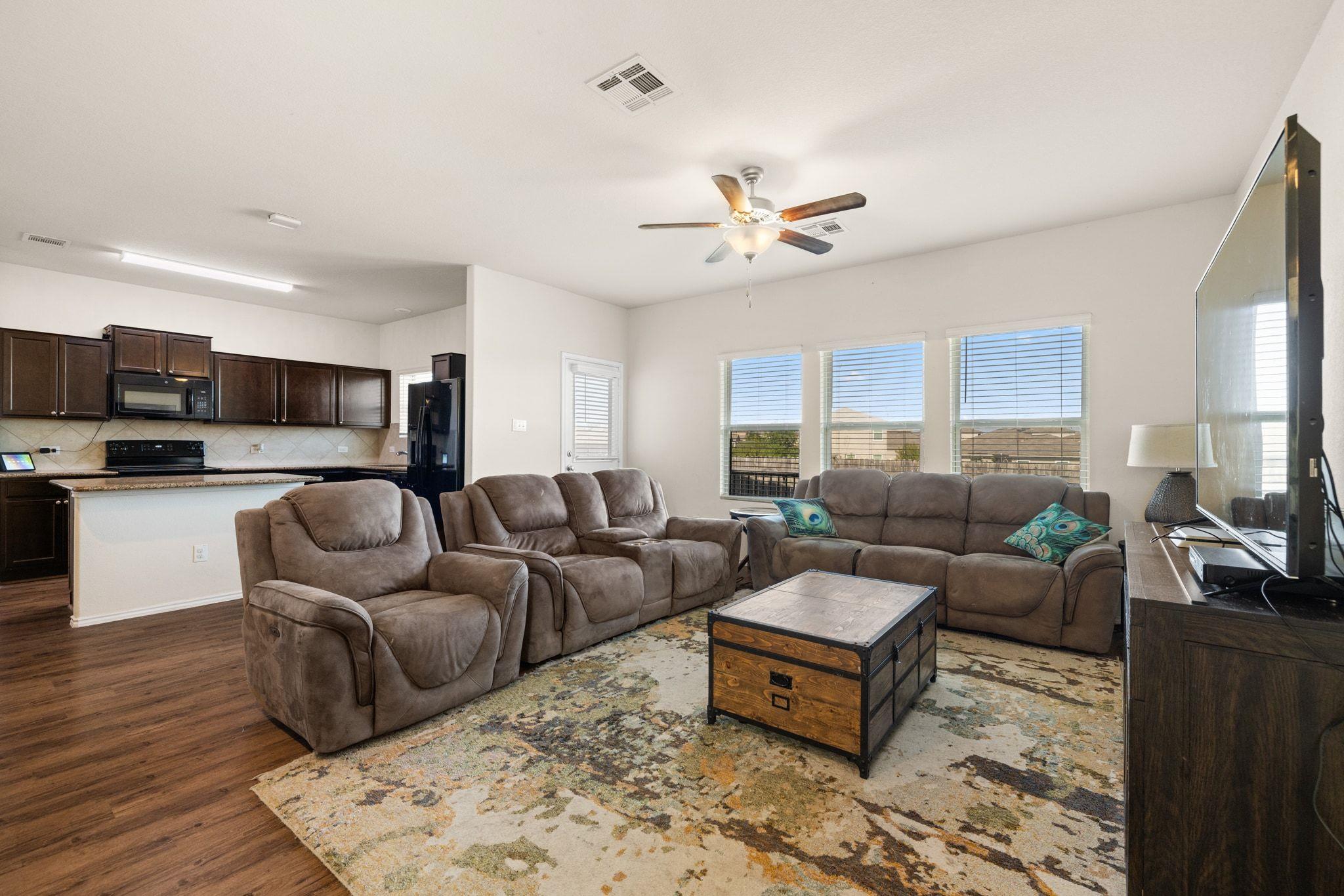 428 Major Lee Ln, Jarrell, TX 76537