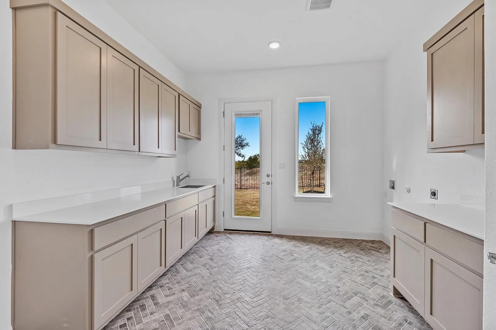 1810 Crimson Sunset Dr, Georgetown, TX 78628