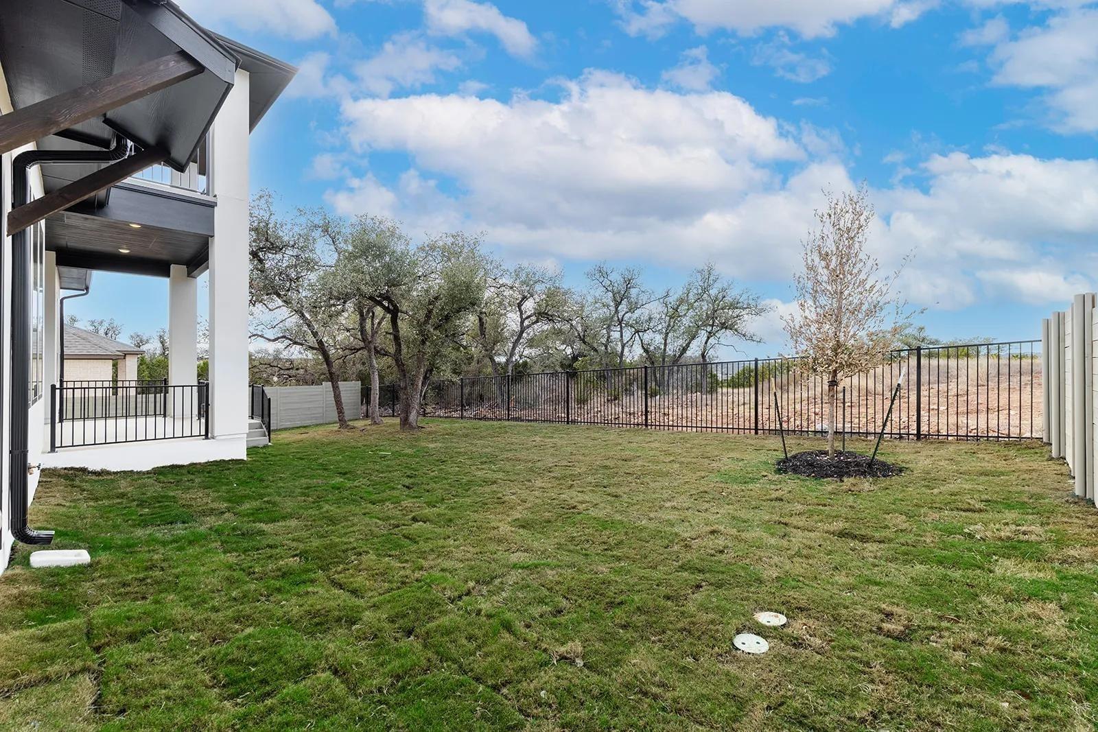 1810 Crimson Sunset Dr, Georgetown, TX 78628