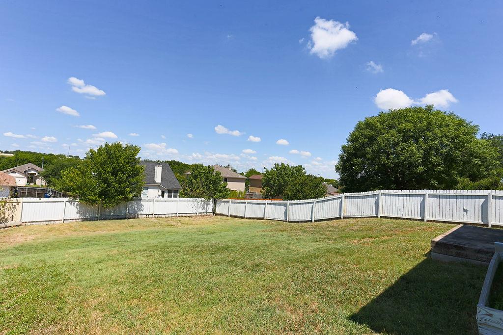 215 Estate Dr, Hutto, TX 78634