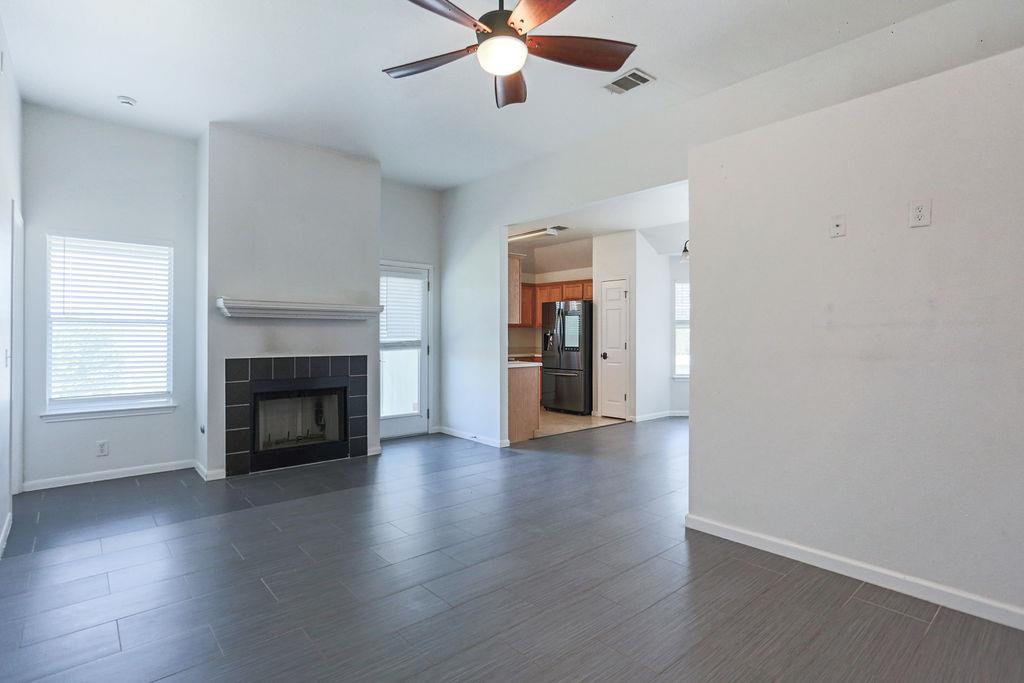 215 Estate Dr, Hutto, TX 78634