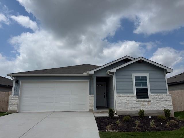 117 Honey Bee Rd, Jarrell, TX 76537